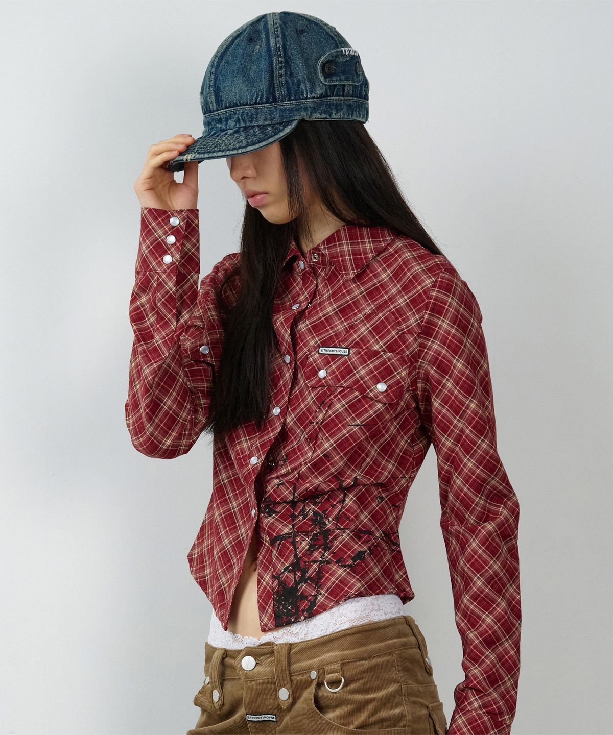 더바이닐하우스(THEVINYLHOUSE) PAINTING CROP CHECK SHIRTS(W) RED