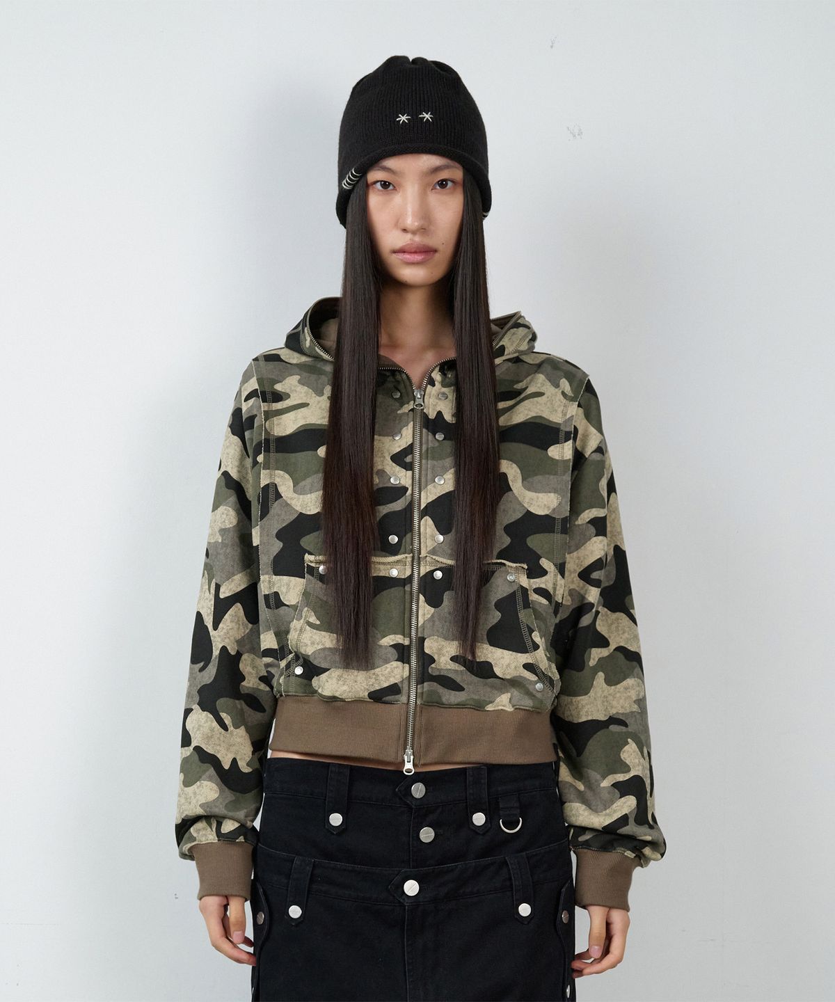 더바이닐하우스(THEVINYLHOUSE) STUDDED FULL ZIP-UP HOODIE (W) CAMO