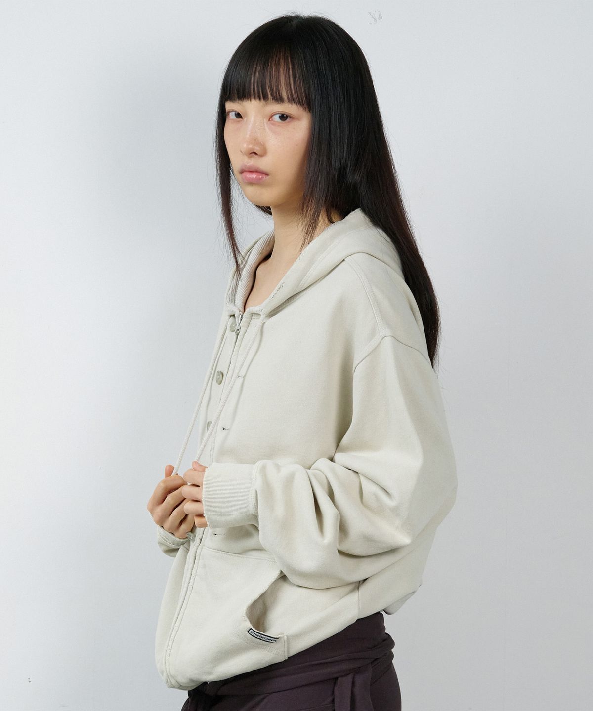 더바이닐하우스(THEVINYLHOUSE) BUTTON WASHED HOODIE ZIP-UP BEIGE