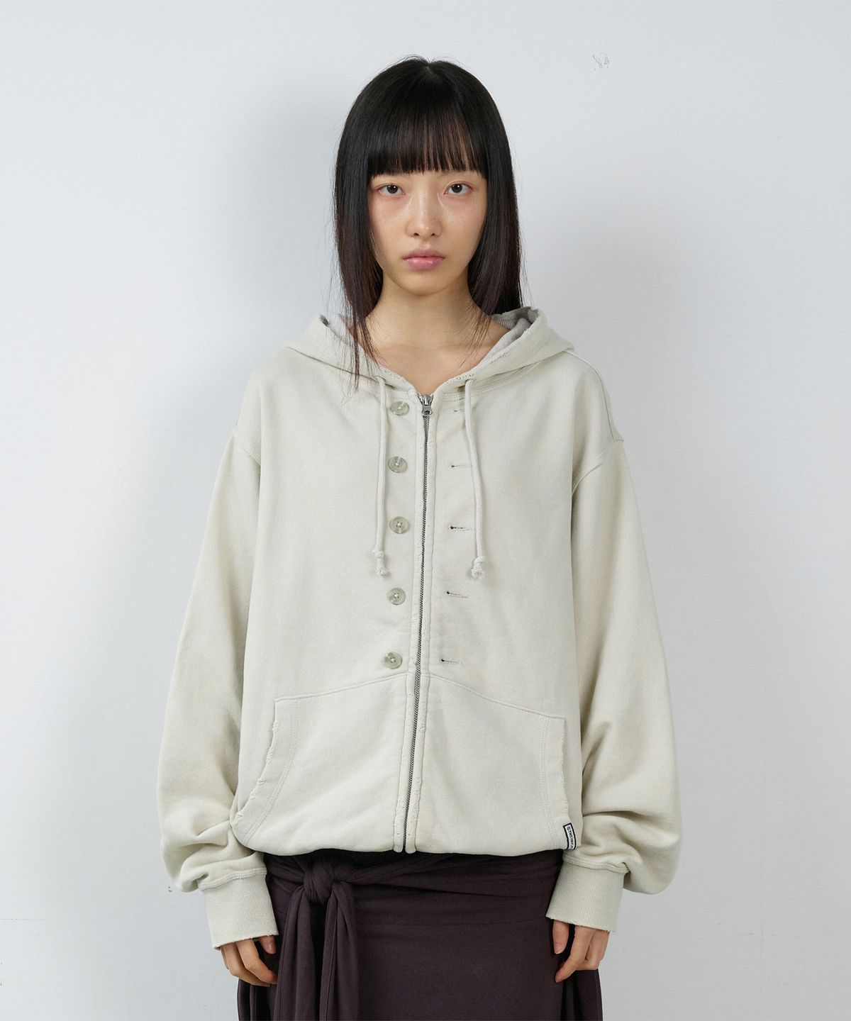 더바이닐하우스(THEVINYLHOUSE) BUTTON WASHED HOODIE ZIP-UP BEIGE