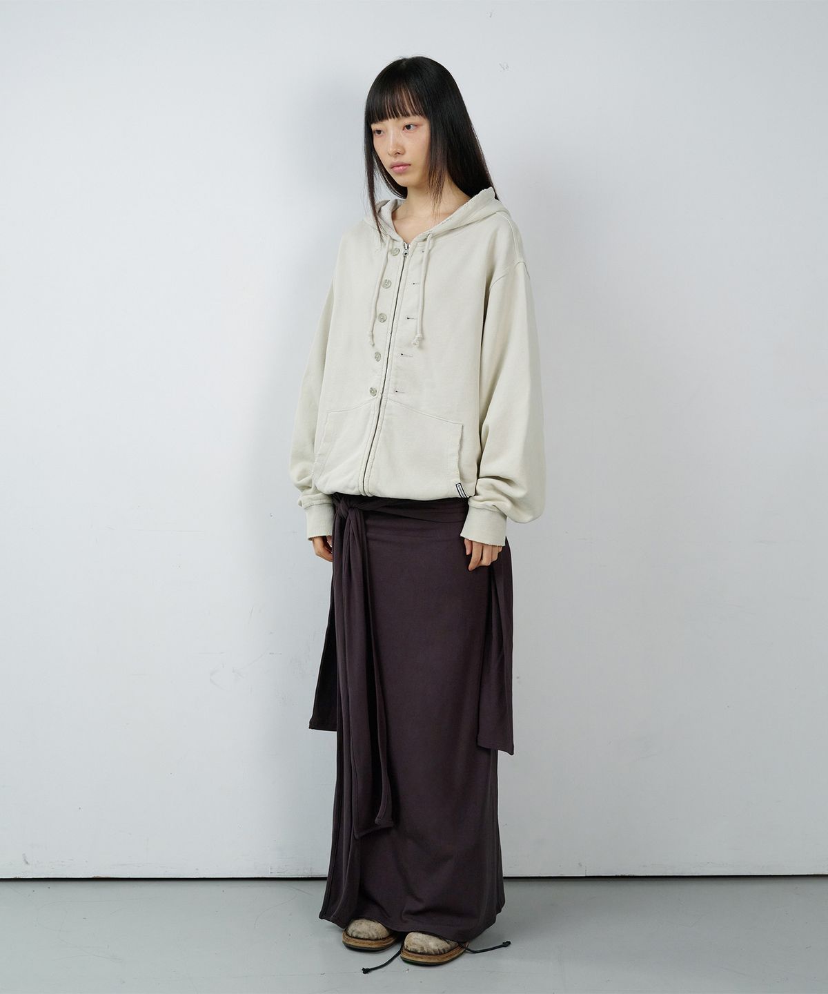 더바이닐하우스(THEVINYLHOUSE) BUTTON WASHED HOODIE ZIP-UP BEIGE