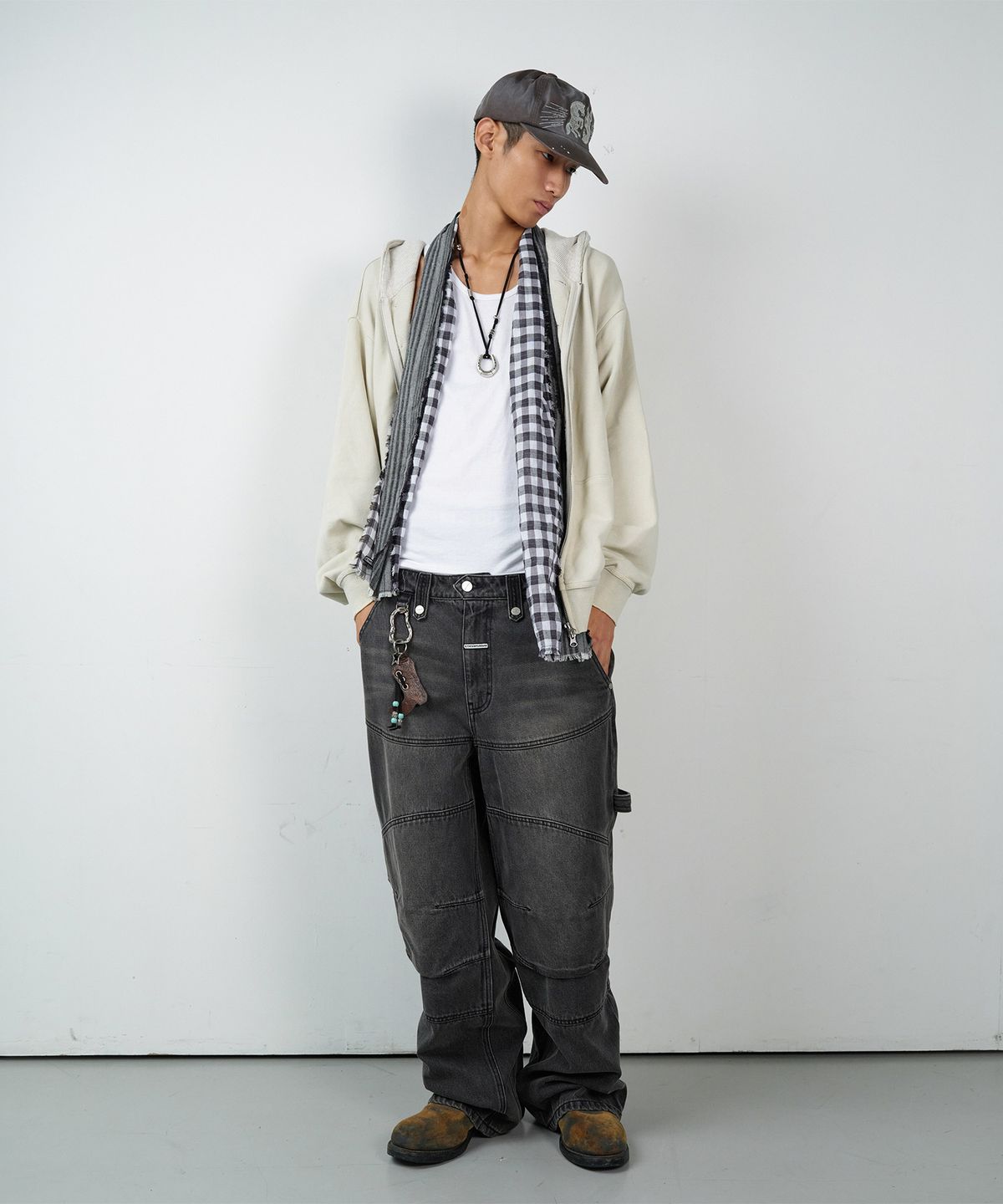 더바이닐하우스(THEVINYLHOUSE) BUTTON WASHED HOODIE ZIP-UP BEIGE