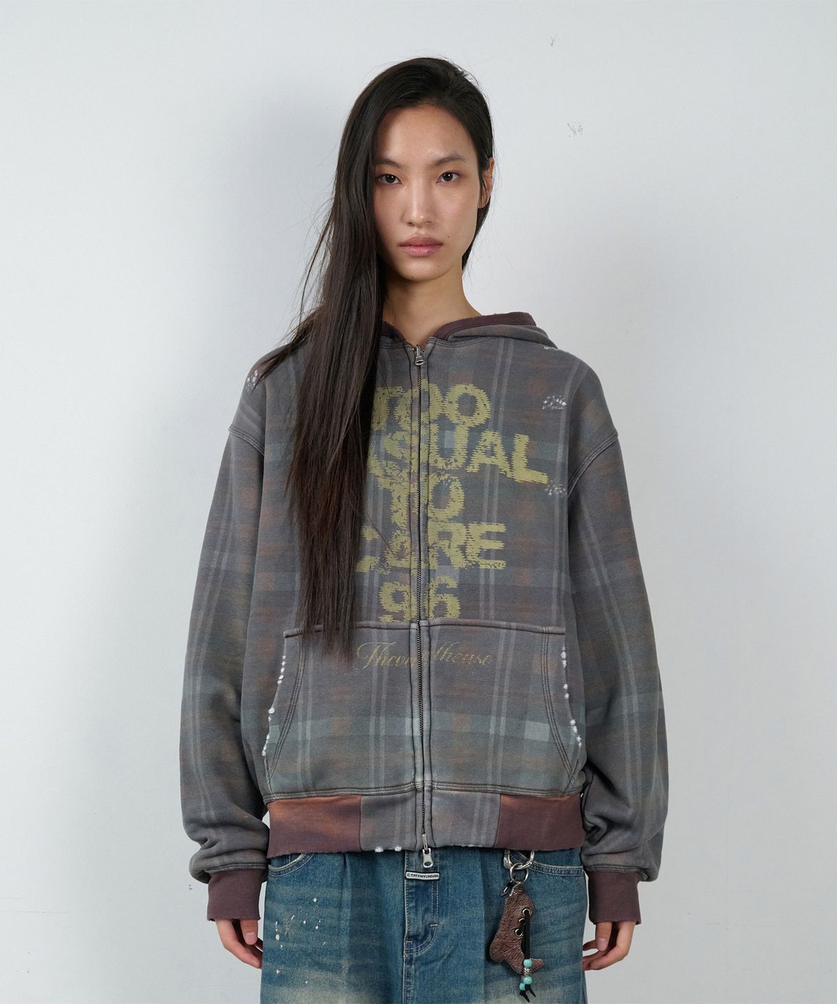 더바이닐하우스(THEVINYLHOUSE) REVERSIBLE CHECK HOODIE ZIP-UP BROWN