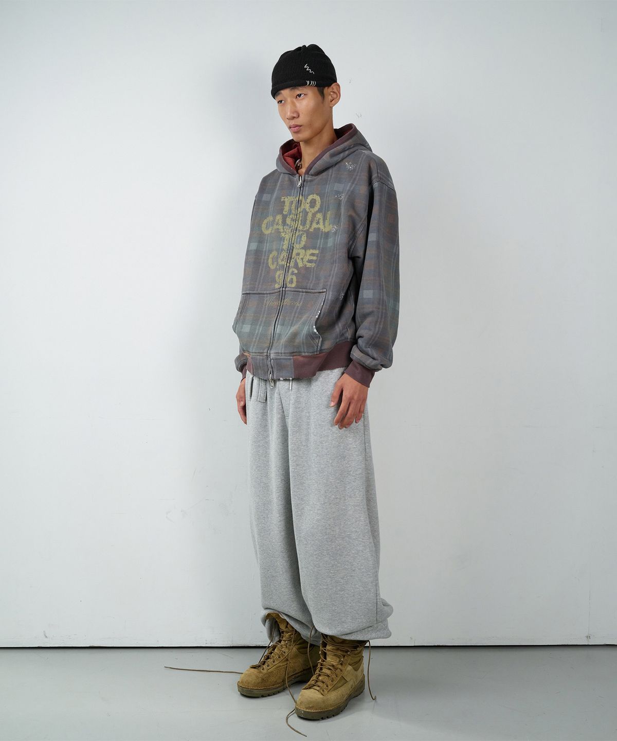 더바이닐하우스(THEVINYLHOUSE) REVERSIBLE CHECK HOODIE ZIP-UP BROWN