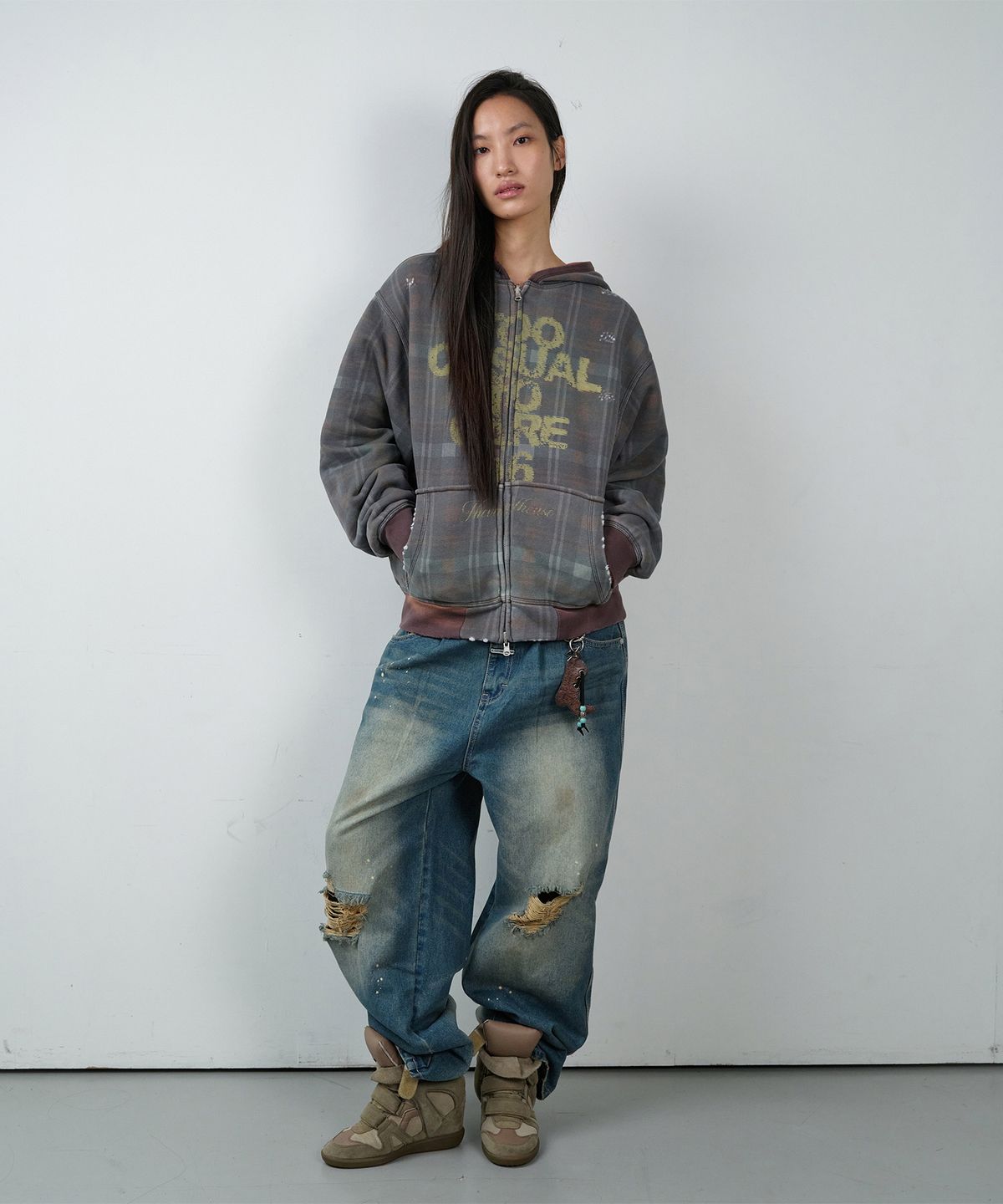 더바이닐하우스(THEVINYLHOUSE) REVERSIBLE CHECK HOODIE ZIP-UP BROWN