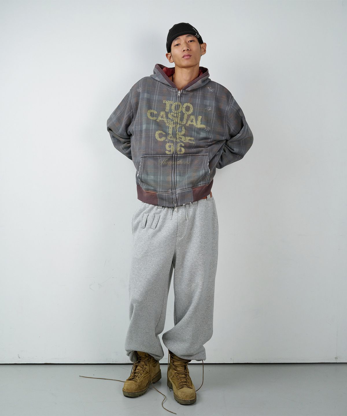 더바이닐하우스(THEVINYLHOUSE) REVERSIBLE CHECK HOODIE ZIP-UP BROWN