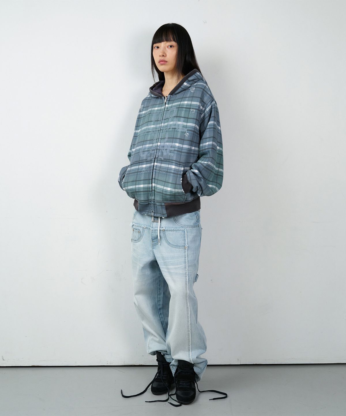 더바이닐하우스(THEVINYLHOUSE) REVERSIBLE CHECK HOODIE ZIP-UP NAVY