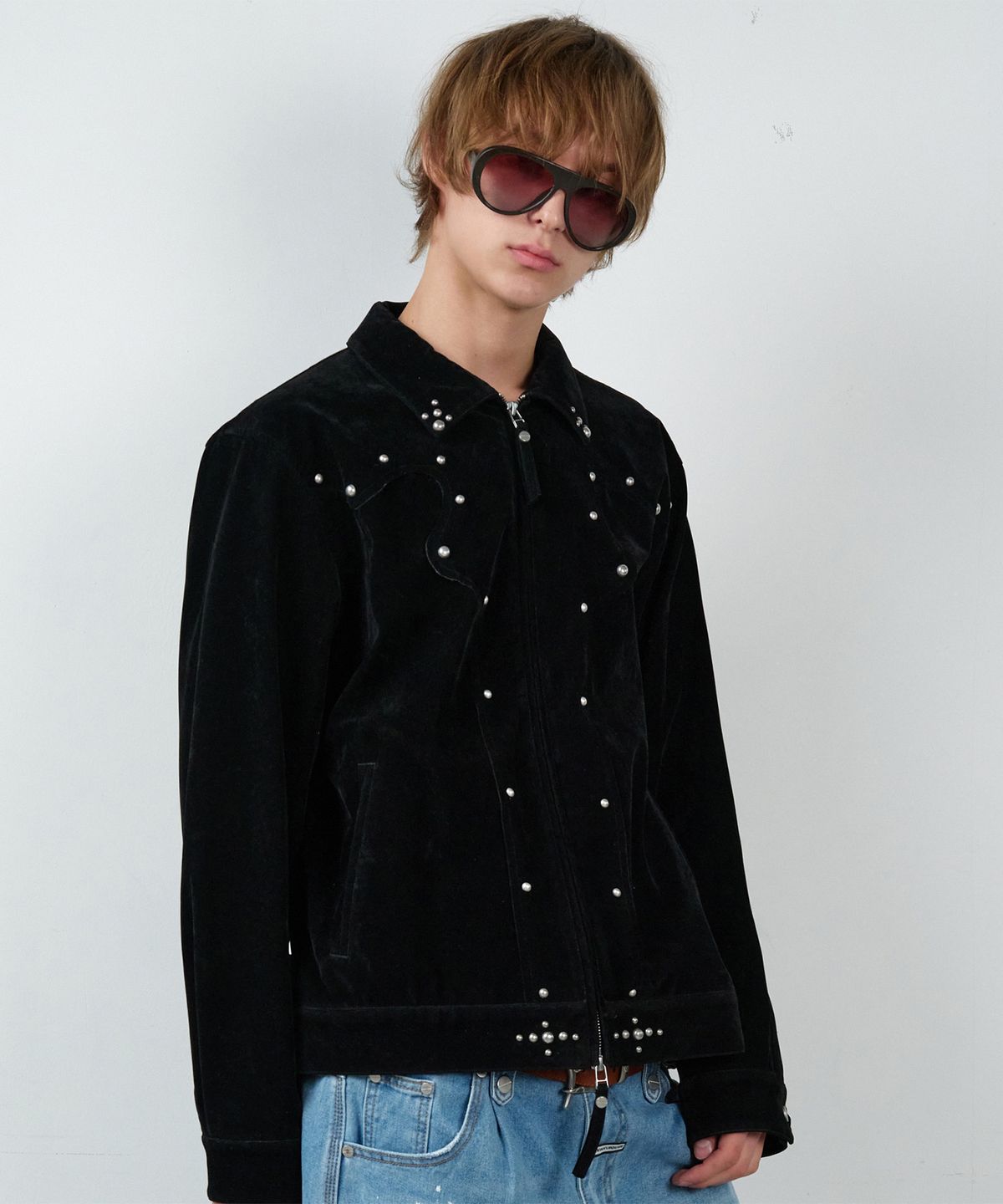더바이닐하우스(THEVINYLHOUSE) STUDDED SUEDE JACKET BLACK