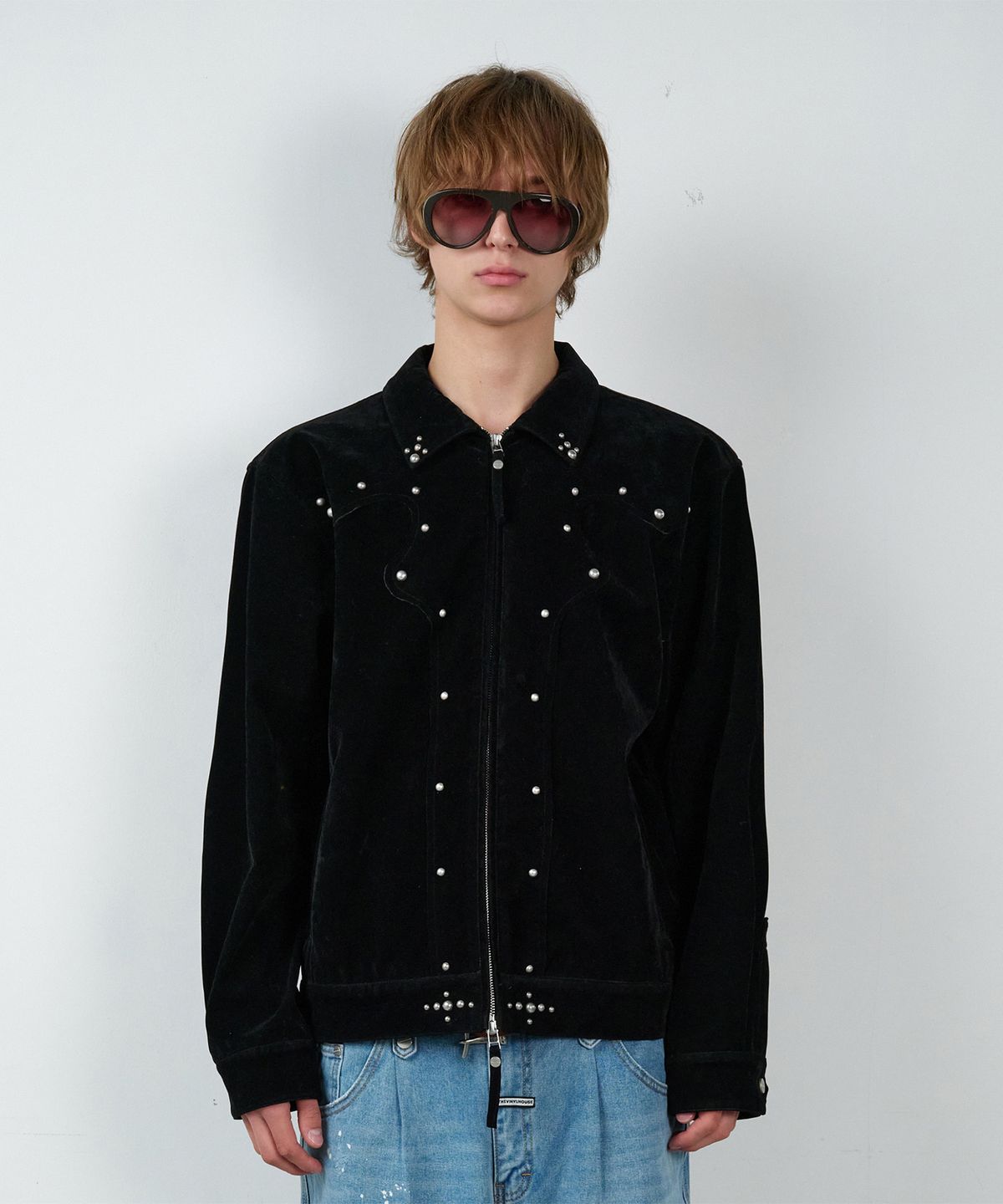 더바이닐하우스(THEVINYLHOUSE) STUDDED SUEDE JACKET BLACK