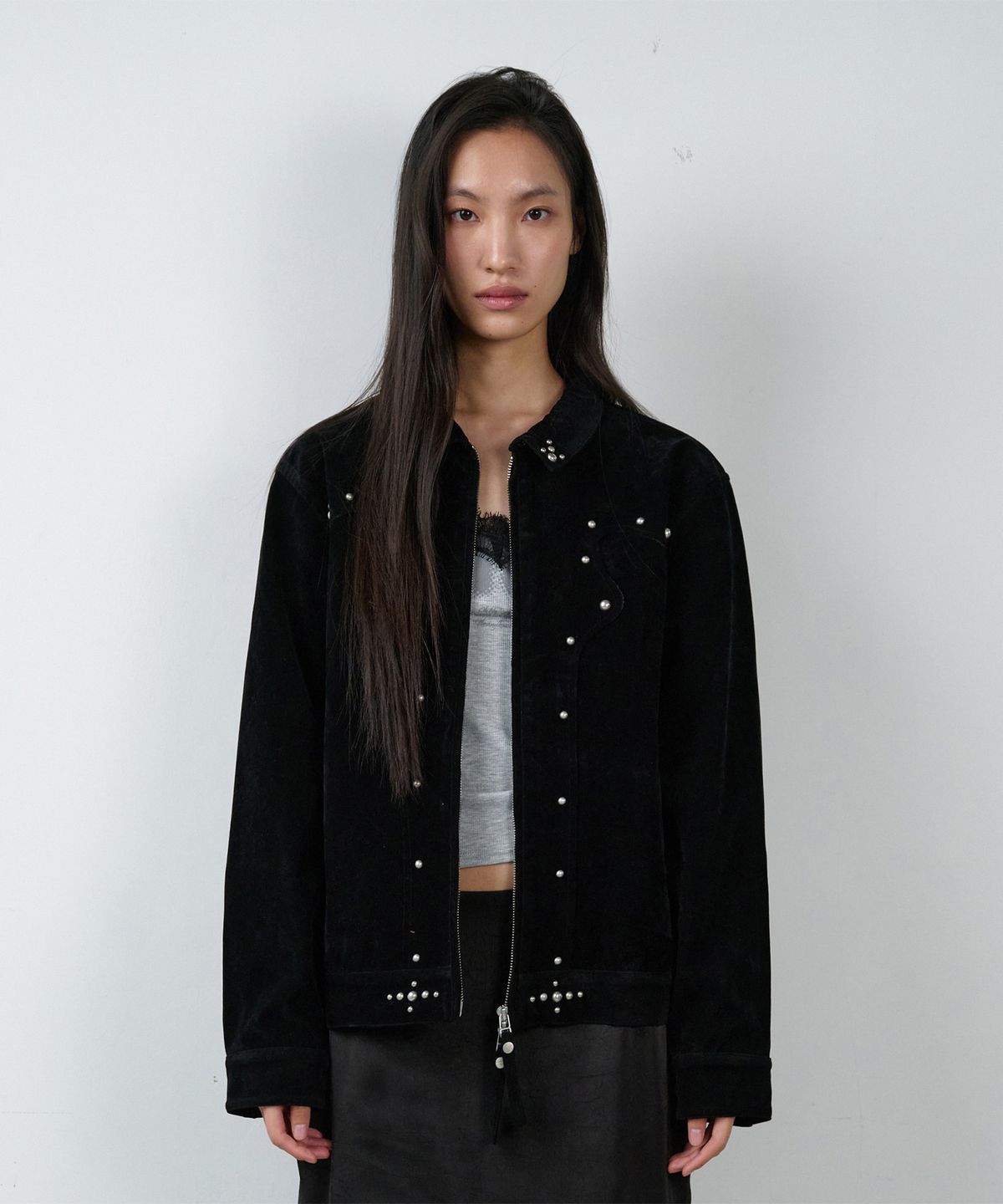 더바이닐하우스(THEVINYLHOUSE) STUDDED SUEDE JACKET BLACK
