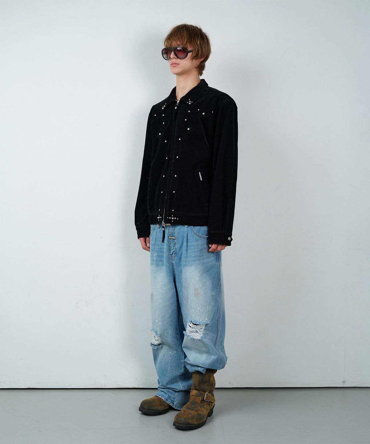 더바이닐하우스(THEVINYLHOUSE) STUDDED SUEDE JACKET BLACK
