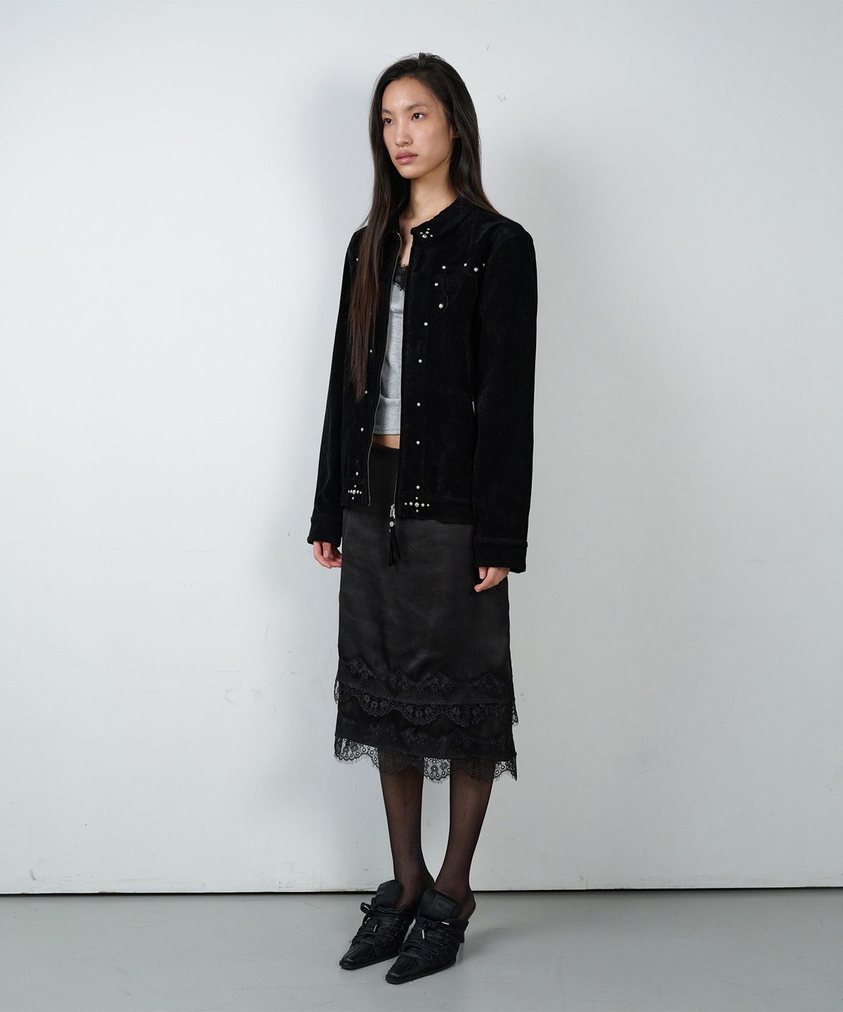 더바이닐하우스(THEVINYLHOUSE) STUDDED SUEDE JACKET BLACK