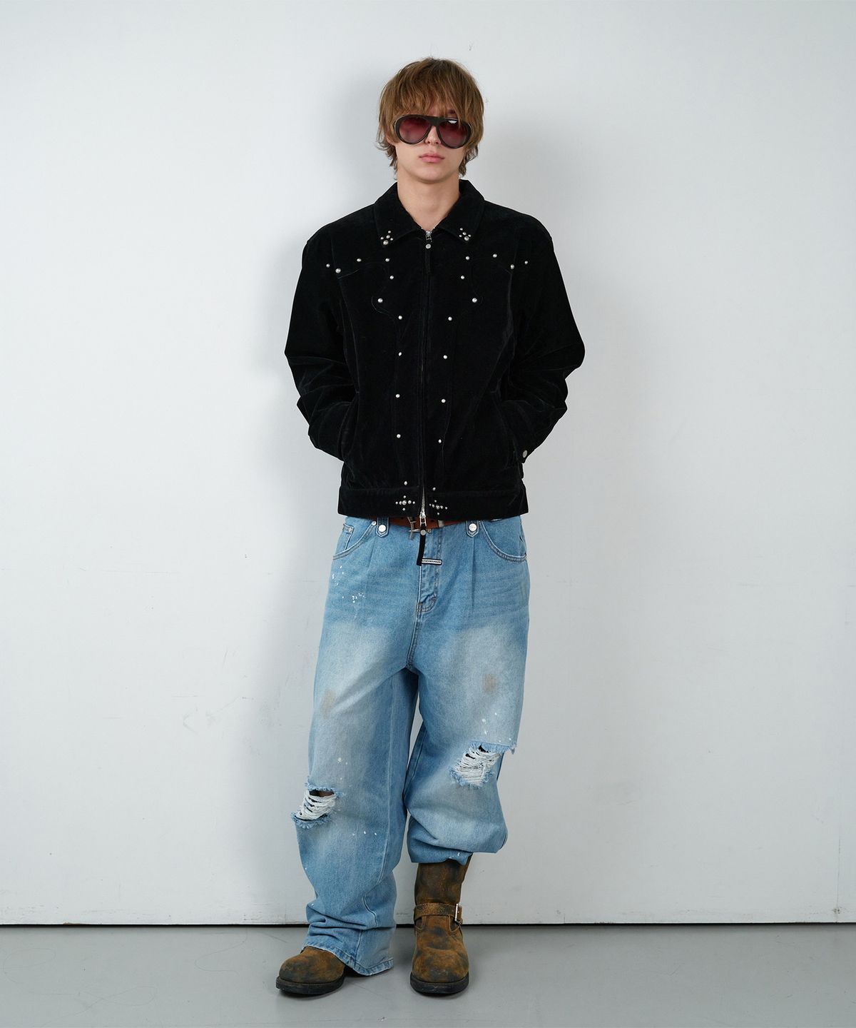 더바이닐하우스(THEVINYLHOUSE) STUDDED SUEDE JACKET BLACK