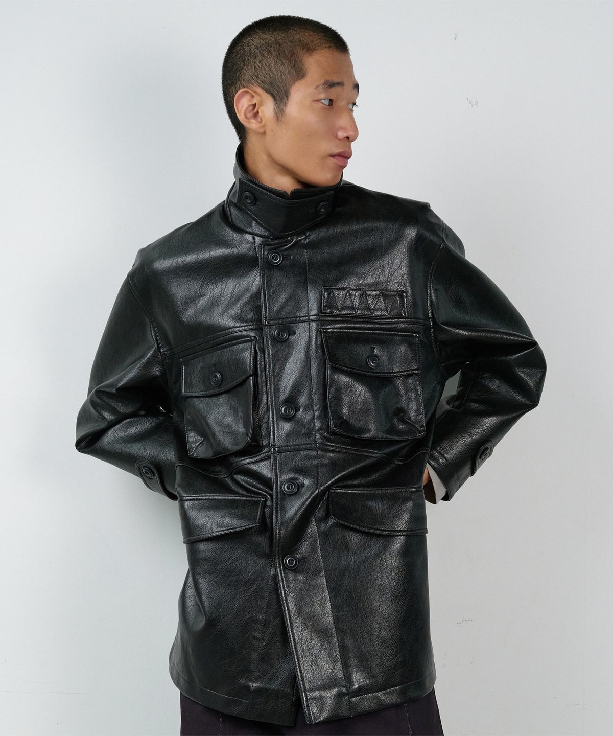 더바이닐하우스(THEVINYLHOUSE) 4 POCKET LEATHER CAR COAT BLACK