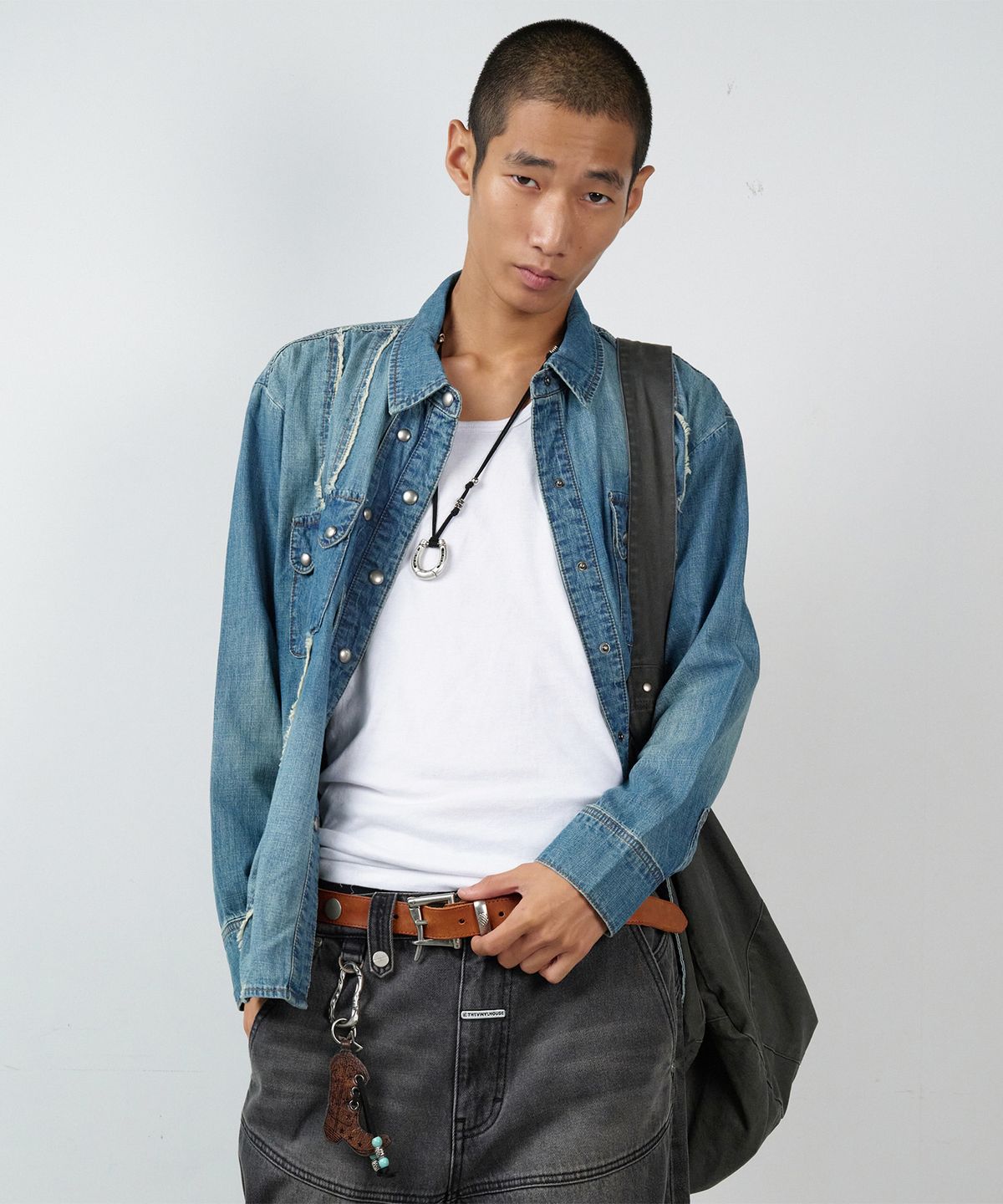 더바이닐하우스(THEVINYLHOUSE) SADDLE BIG BAG CHARCOAL