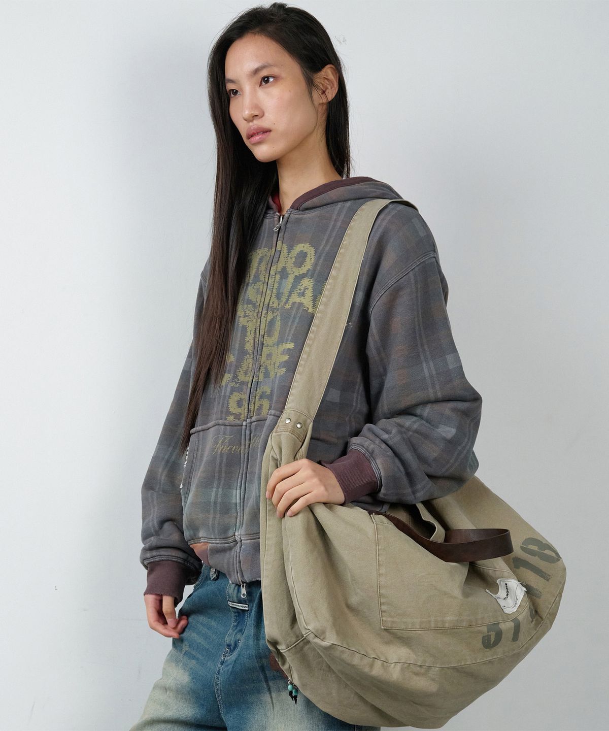 더바이닐하우스(THEVINYLHOUSE) SADDLE BIG BAG BROWN