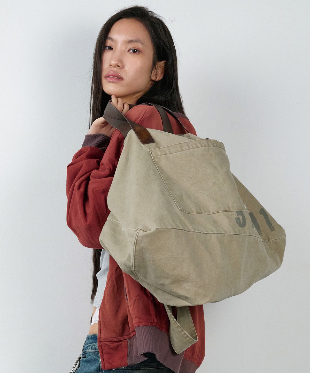 더바이닐하우스(THEVINYLHOUSE) SADDLE BIG BAG BROWN