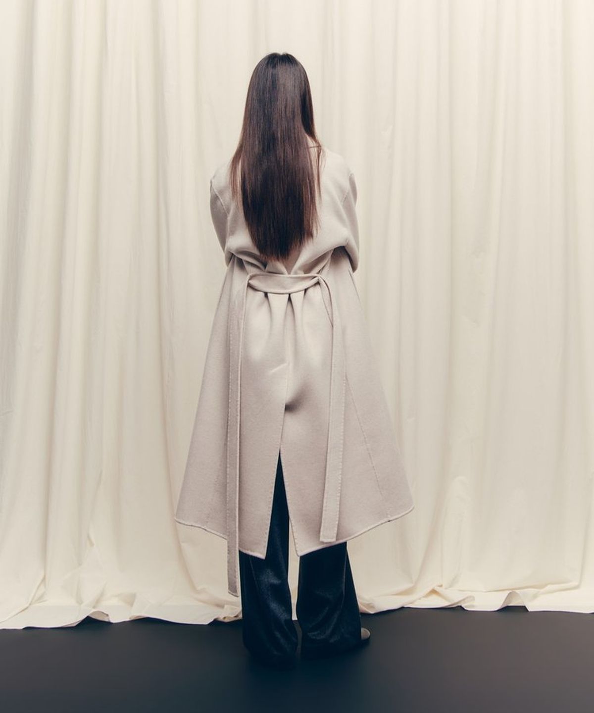 헤지스(HAZZYS) [HIS WOMEN] 오트밀 아이보리 《CASHMERE 10》 핸드메이드 벨티드 더블 롱코트