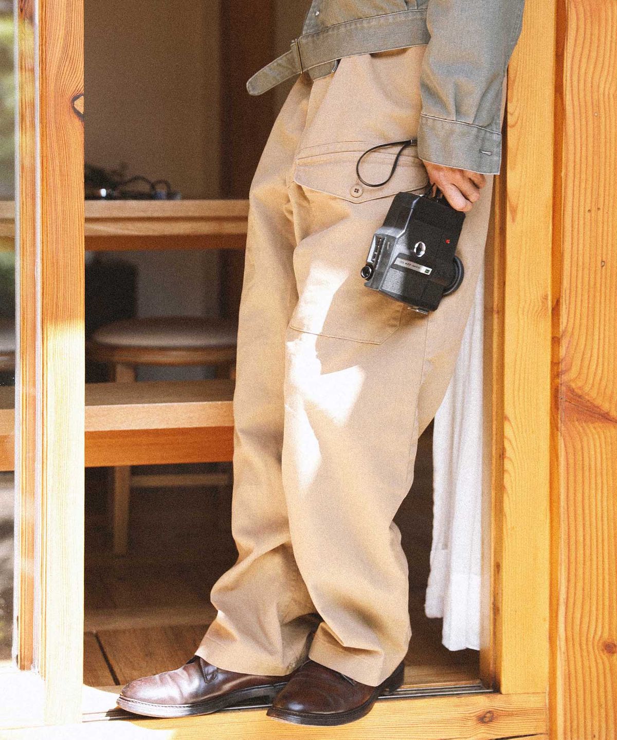 굿니스(GOODNIES) 50s British Army Trousers. Khaki Sand