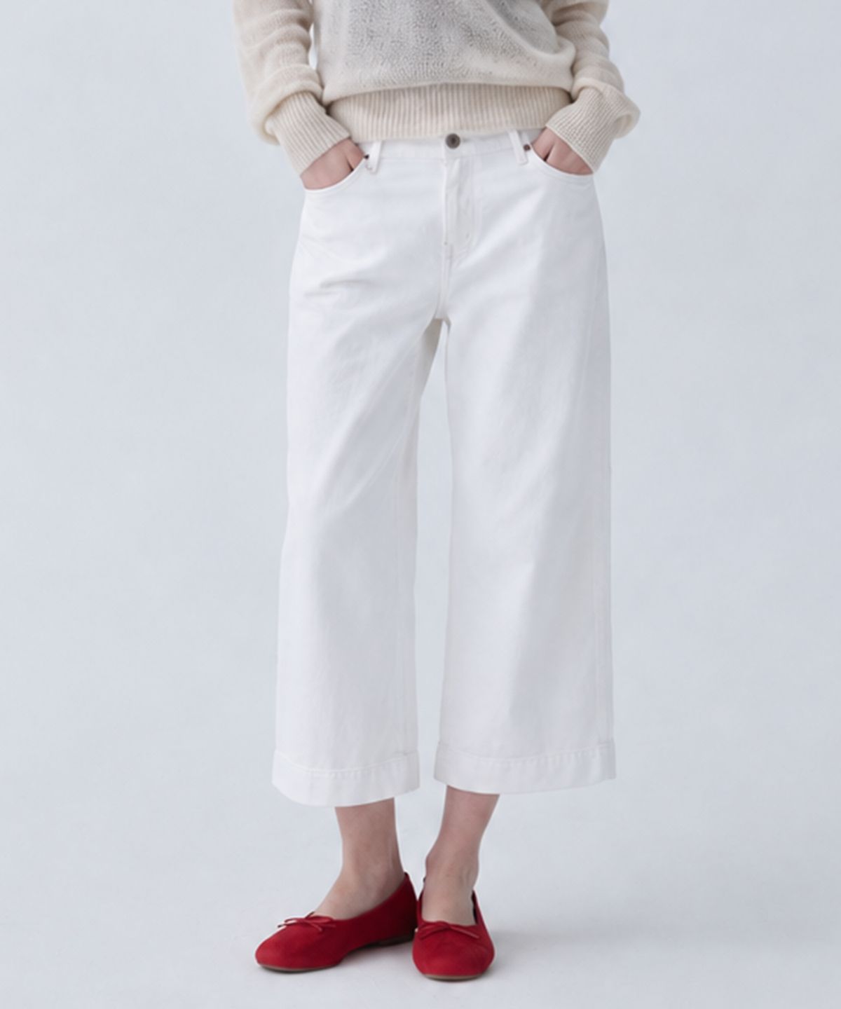 아크무어(ARCMOOR) 로우 컷 힙 팬츠 [White]