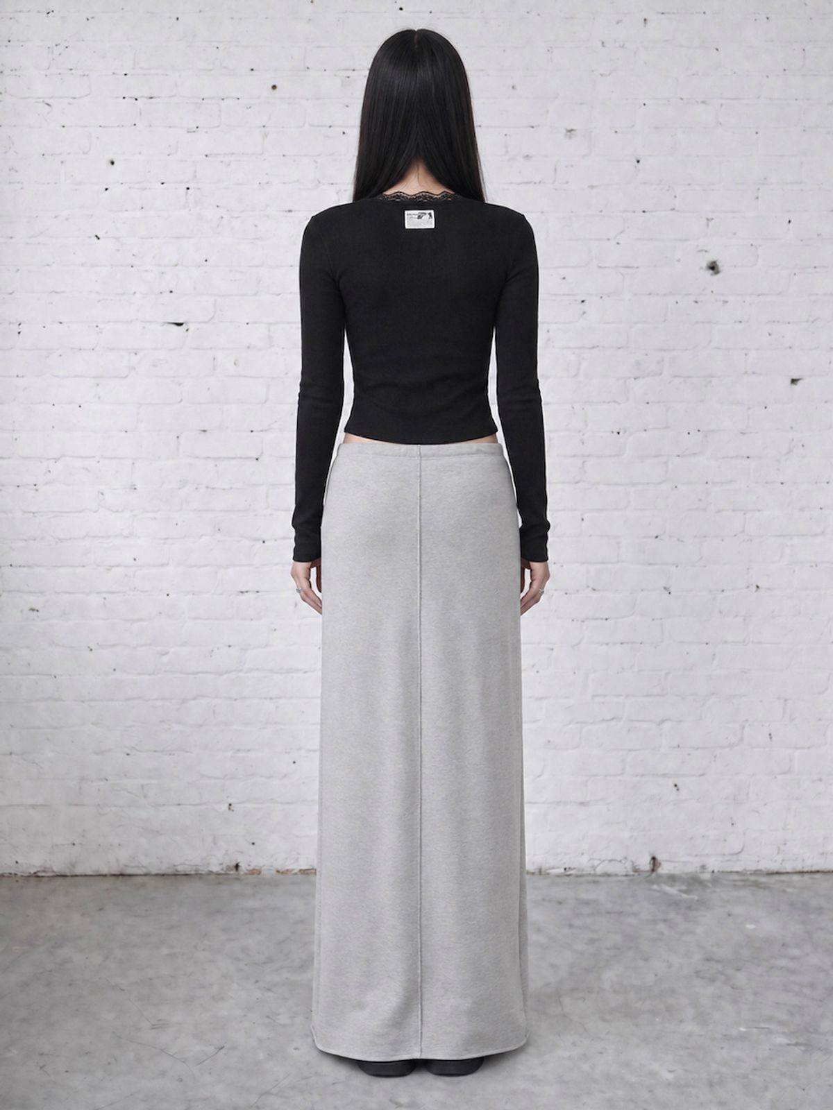 바운더리(BOUNDARY) GLAM LACE TRIM FITTED LONG SLEEVE TEE BLACK