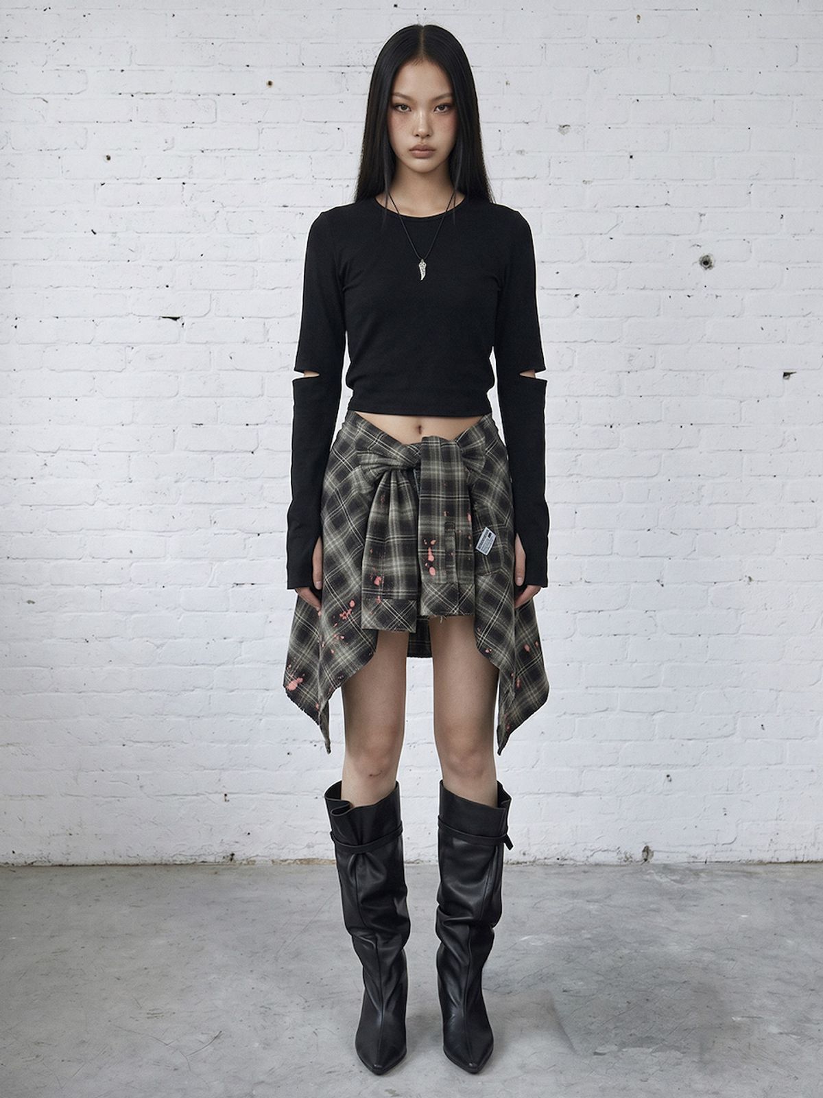 바운더리(BOUNDARY) GLAM CUT OUT SLEEVE CROP TEE WITH TIE STRAP BLACK
