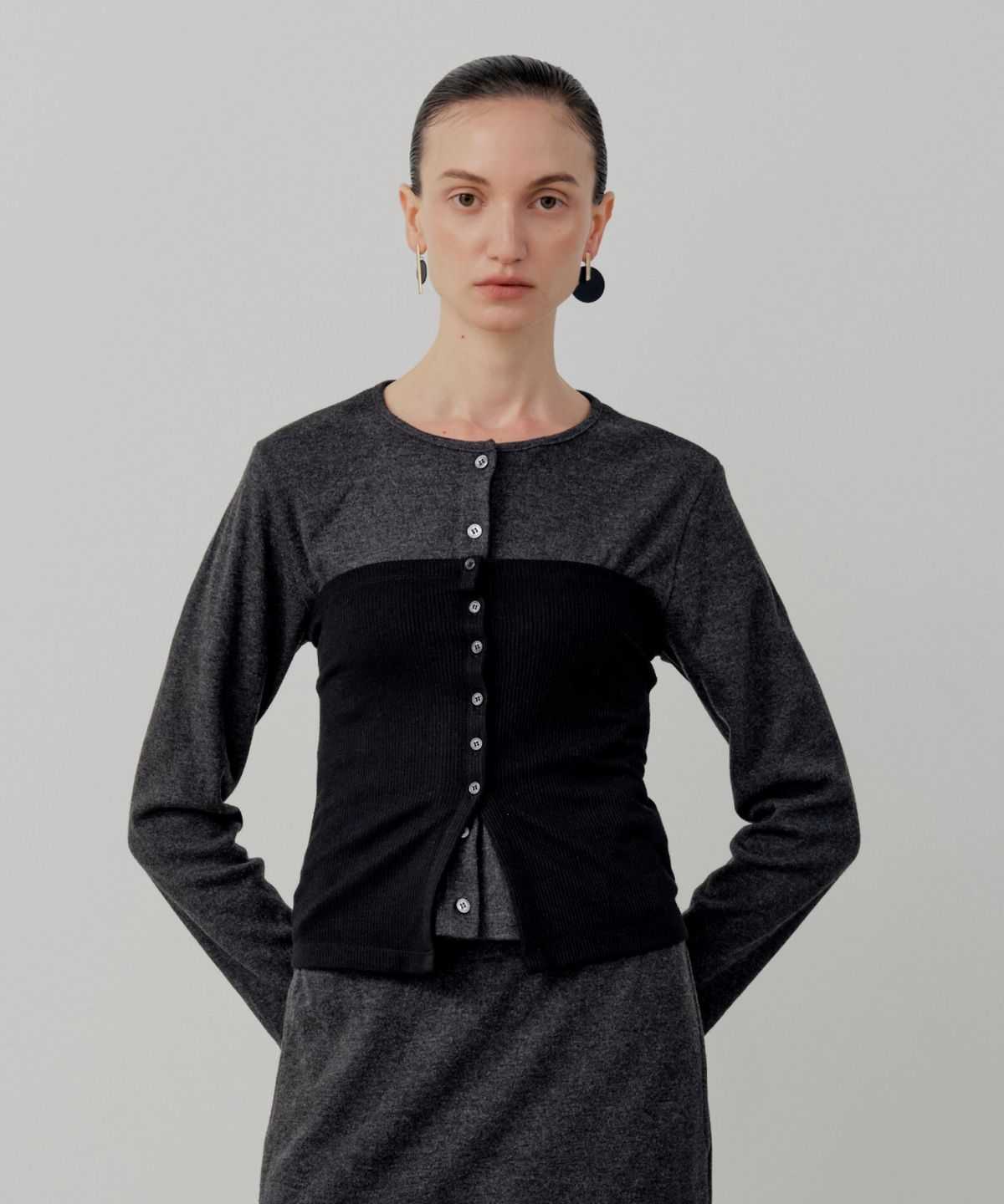 르세지엠(LESEIZEME) Basic Rib Button Bustier - Black