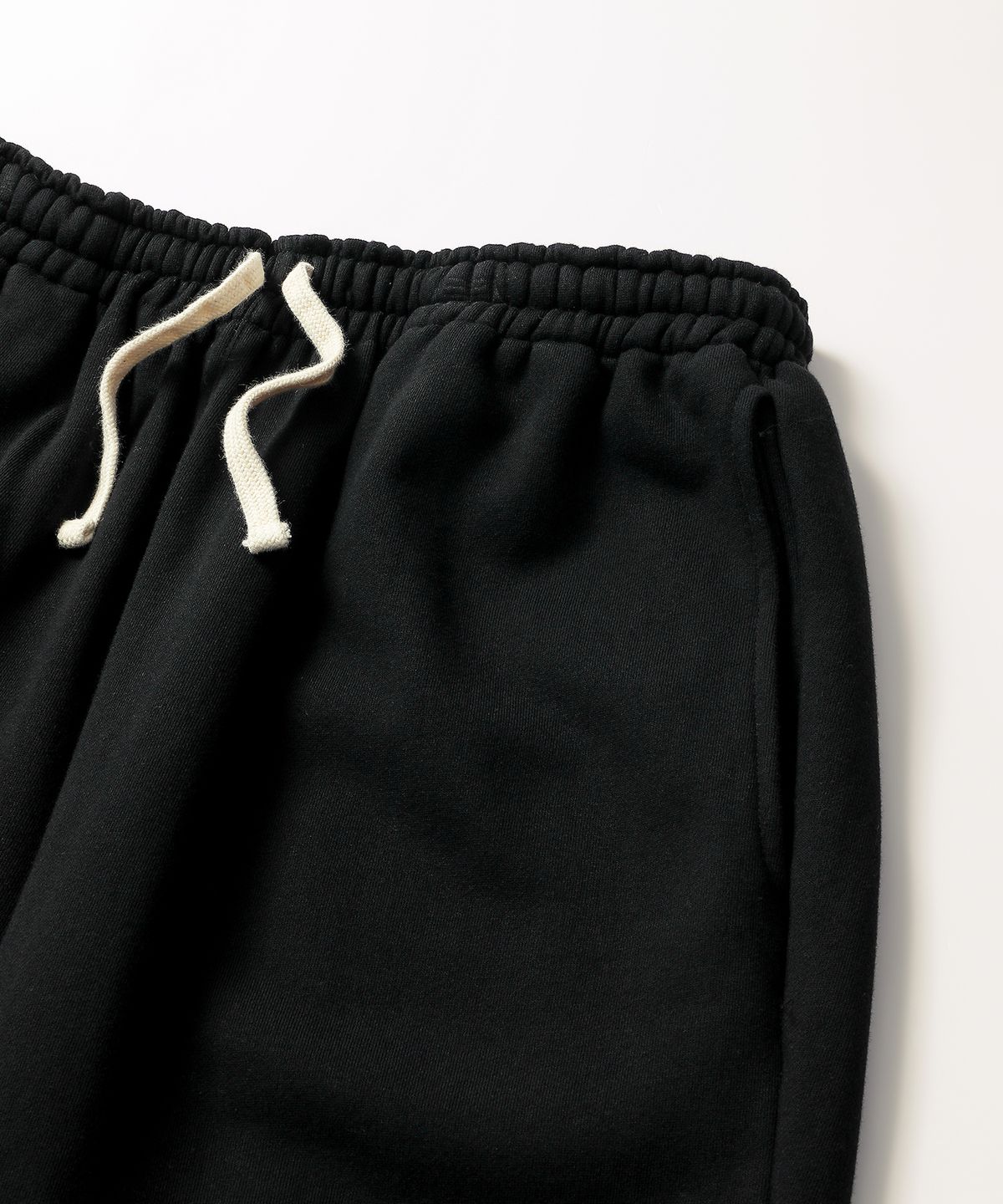씨에이치사공사(CH.404) BASIC WIDE SWEAT PANTS BLACK