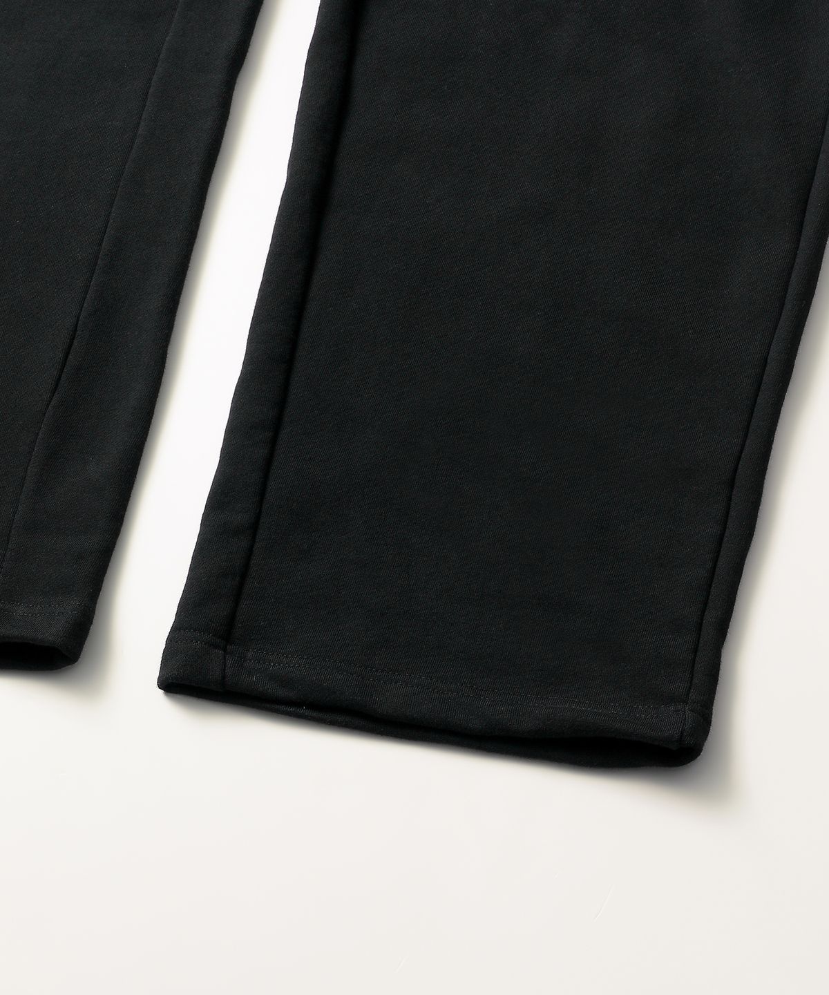 씨에이치사공사(CH.404) BASIC WIDE SWEAT PANTS BLACK