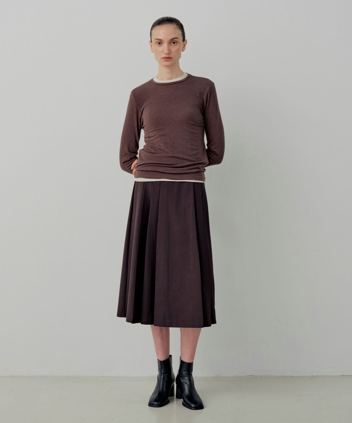 르세지엠(LESEIZEME) Basic Unbalance Pleated Long Skirt - Deep Brown