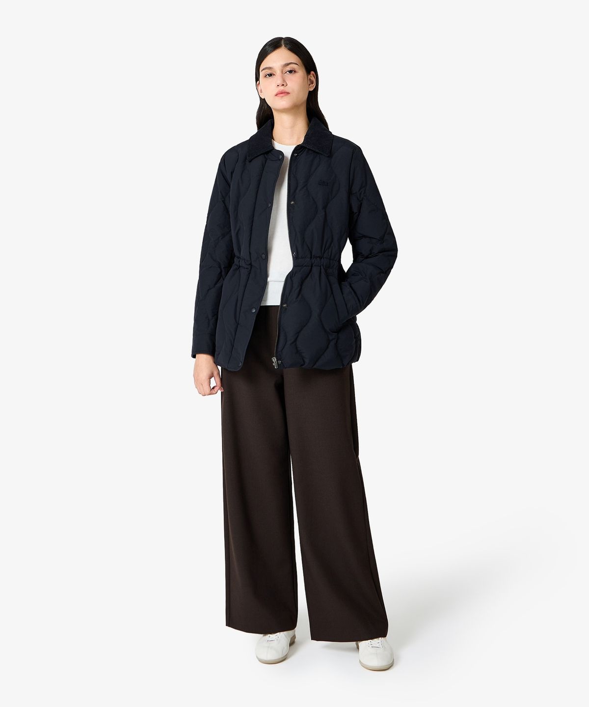 라코스테(LACOSTE) 여성 물결 퀼팅 코듀로이 카라 중힙 다운 BF536E-56N HDE