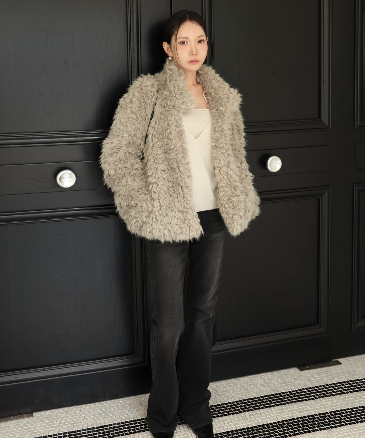 유라고(URAGO) Curly fluffy fur jacket_Light gray