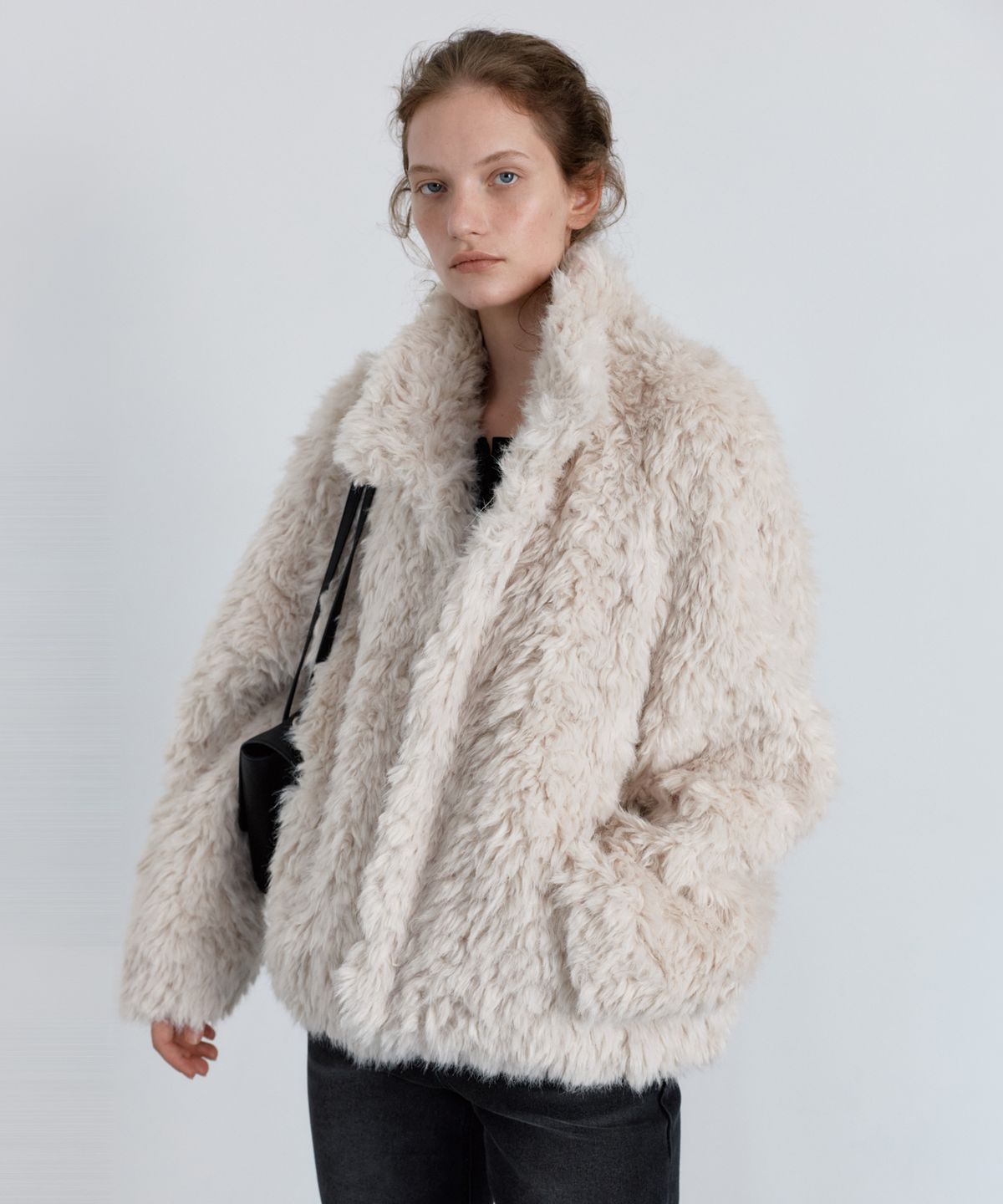 유라고(URAGO) Curly fluffy fur jacket_Cream beige