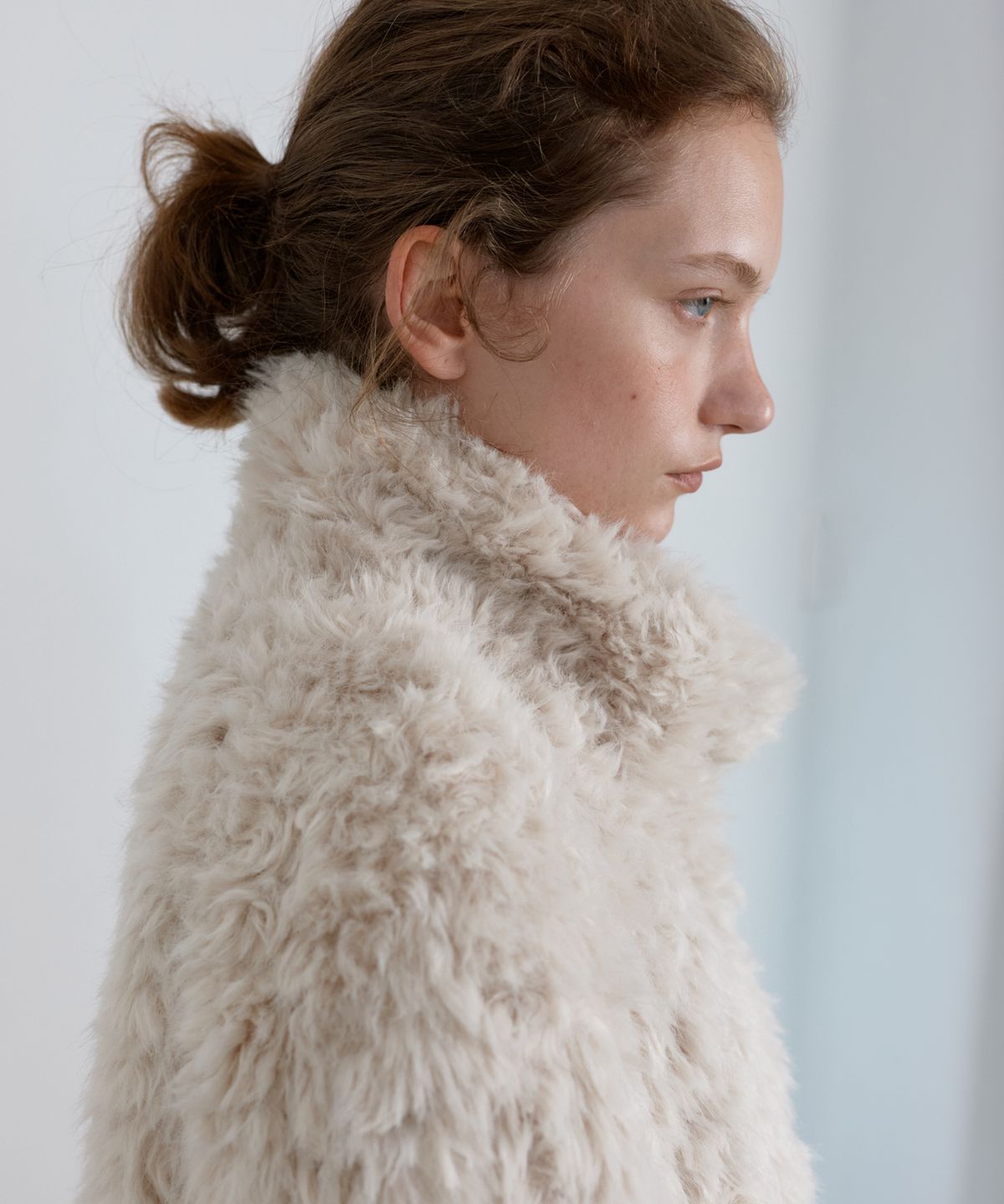 유라고(URAGO) Curly fluffy fur jacket_Cream beige