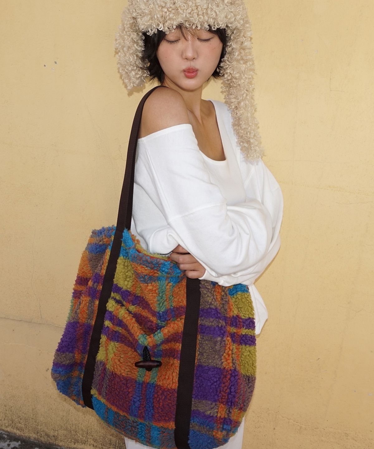 샐볼(SALBOL) FLUFFY LUZCO BAG [ORANGE PURPLE]