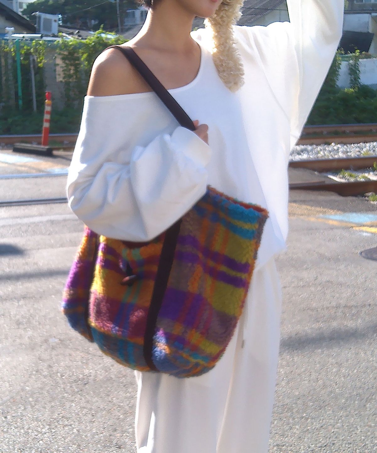 샐볼(SALBOL) FLUFFY LUZCO BAG [ORANGE PURPLE]