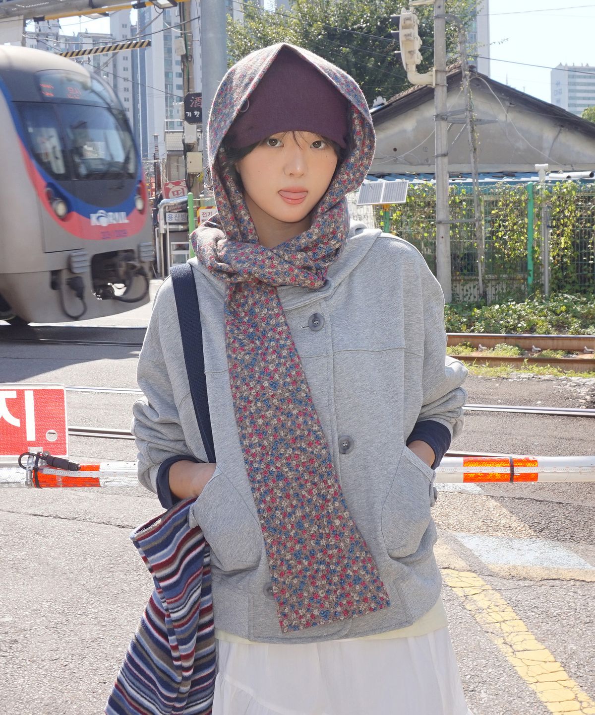 샐볼(SALBOL) VINTAGE FLOOORAL MUFFLER [PURPLE]