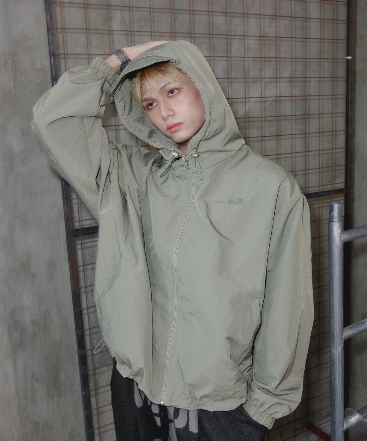 알엑스엠씨(RXMC) 테크니컬 후드 스트링 바람막이 자켓 그레이