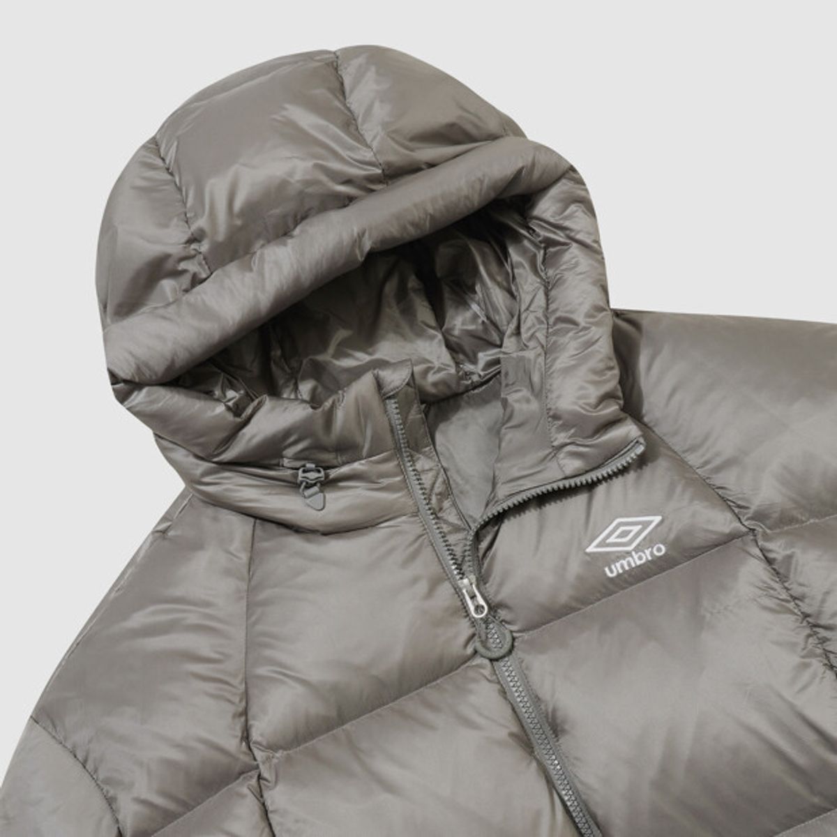 엄브로(UMBRO) 블랭킷 후드형 머스코비 덕 다운 자켓 카키 UR424CDJO7