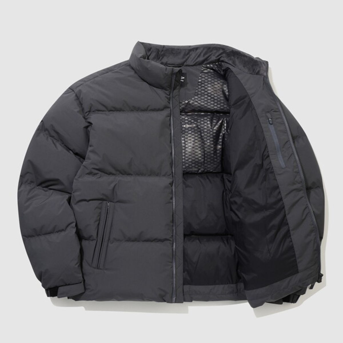 엄브로(UMBRO) 플라이트 숏 머스코비 덕 다운 자켓 차콜 UR421CDJO5