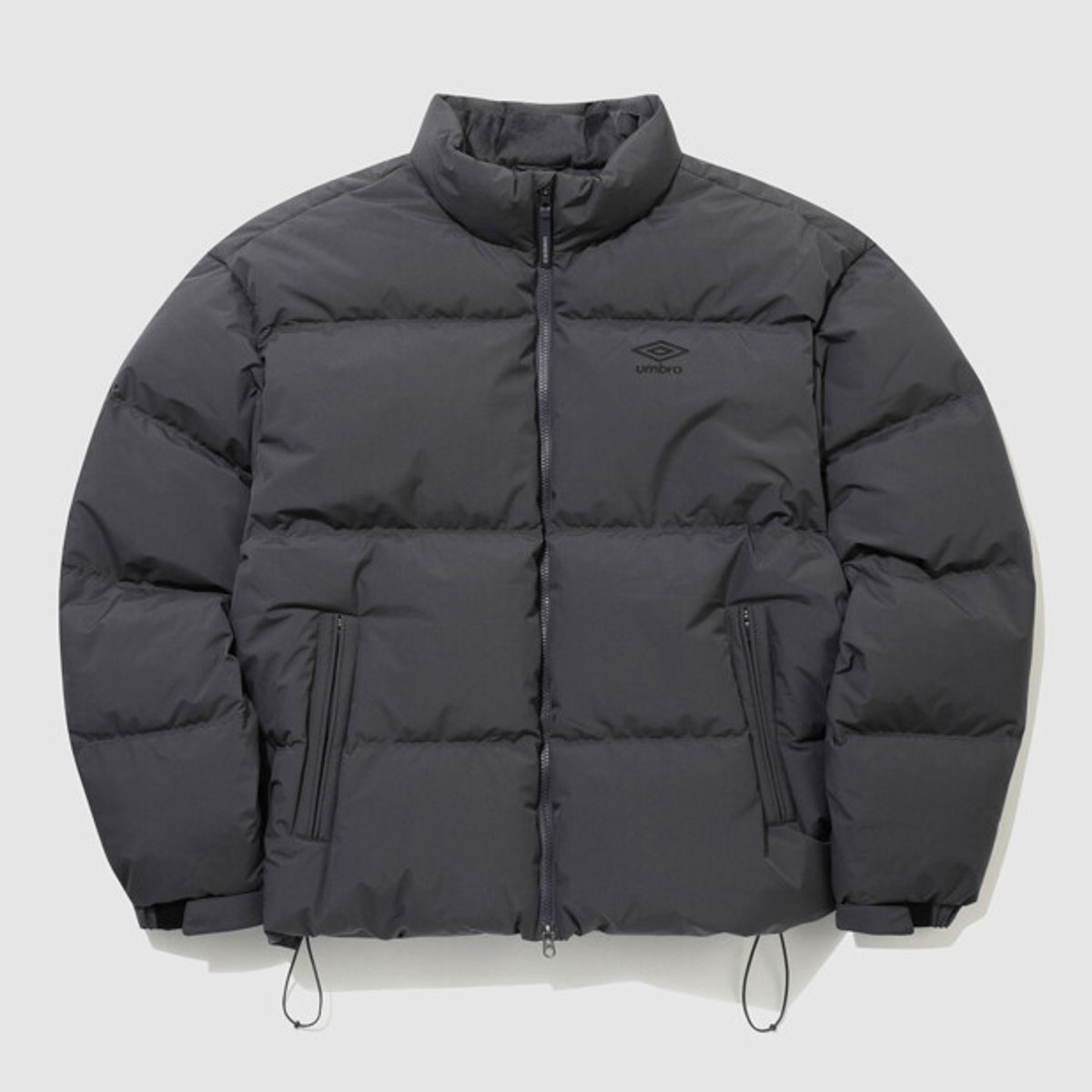 엄브로(UMBRO) 플라이트 숏 머스코비 덕 다운 자켓 차콜 UR421CDJO5