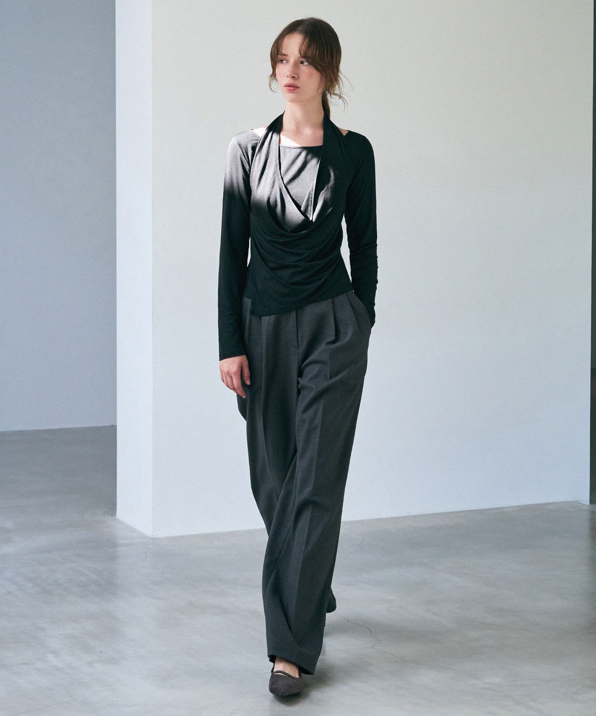드로우핏 우먼(DRAWFIT WOMEN) 드레이프 홀터넥 레이어드 롱 슬리브 티셔츠 [IVORY]