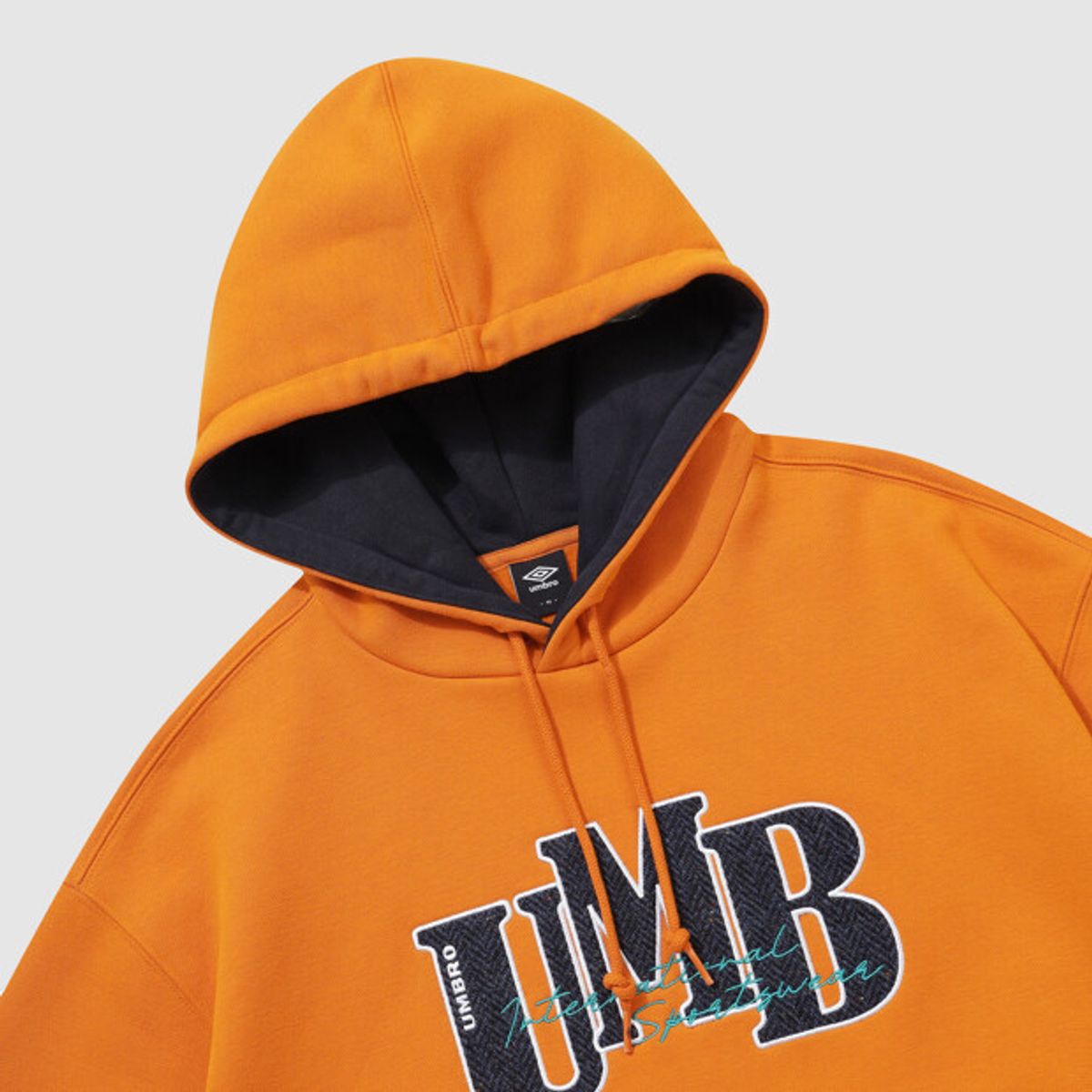 엄브로(UMBRO) 기모 아플리케 후드 티셔츠 오렌지 UR421CHDO4
