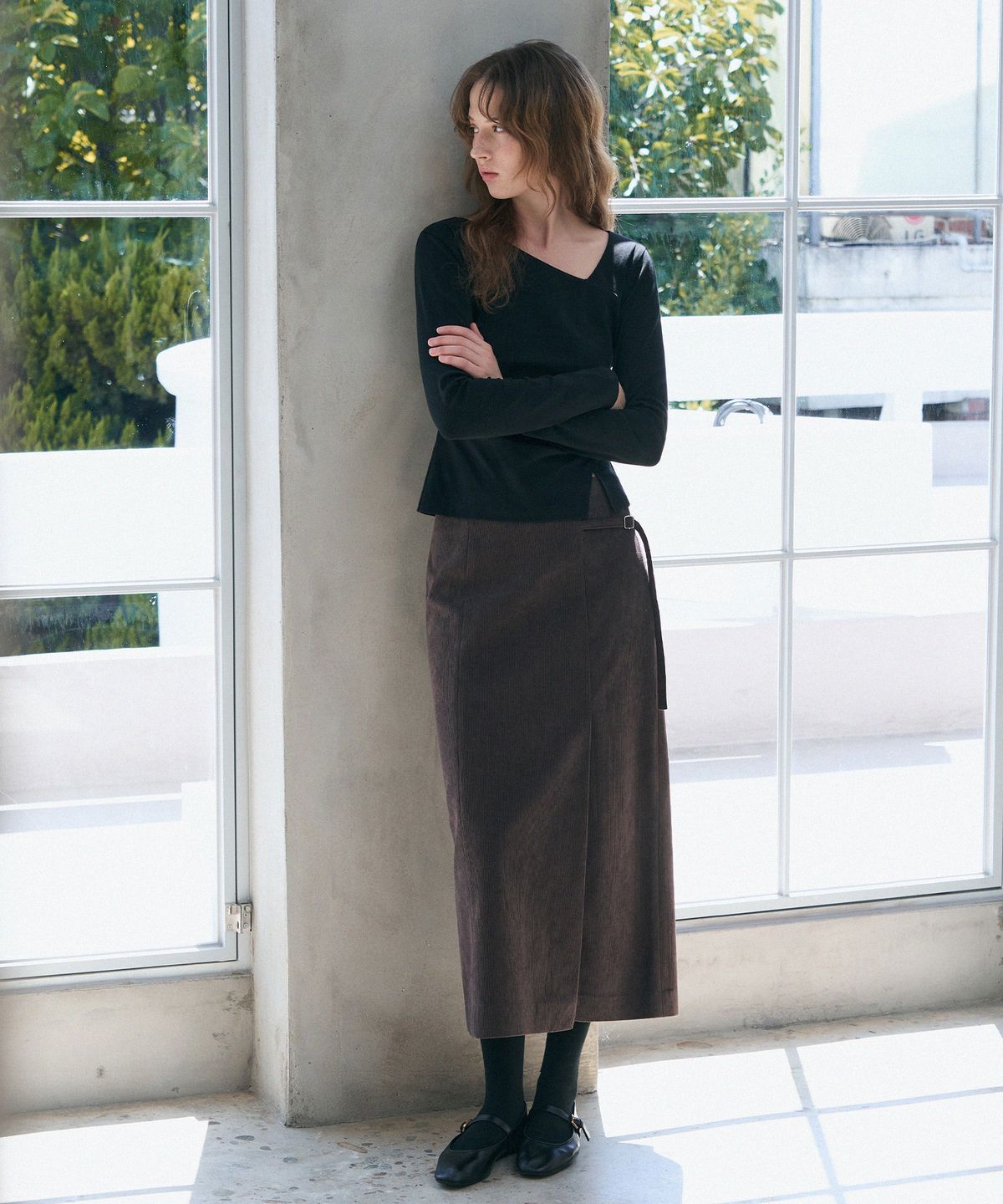 드로우핏 우먼(DRAWFIT WOMEN) 커브 셔링 턱 롱 슬리브 티셔츠 [BLACK]