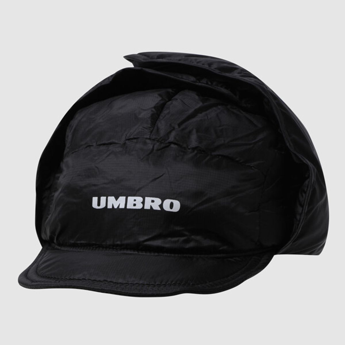 엄브로(UMBRO) 엑스레이 트래퍼 햇 블랙 UR423CCPO5