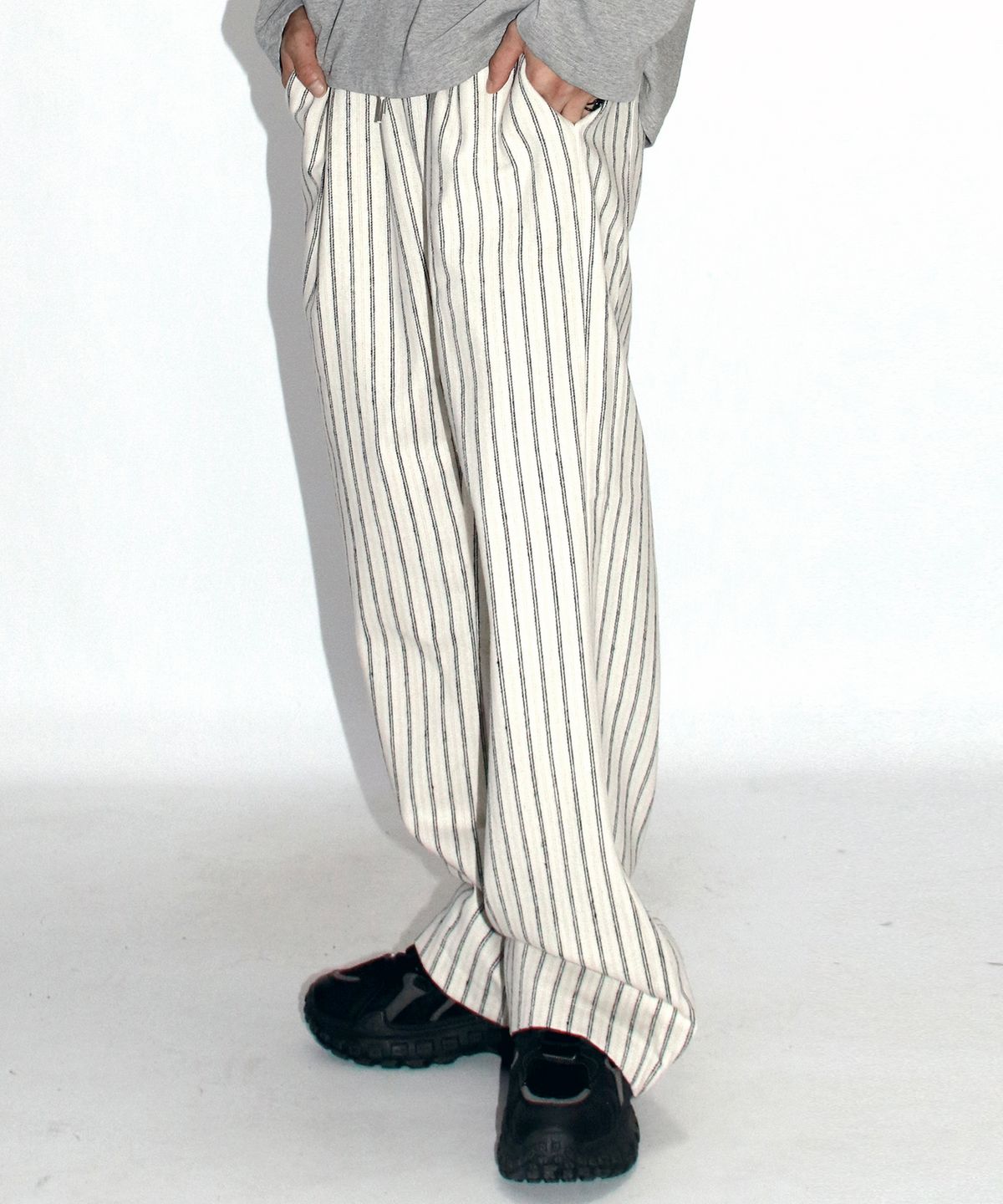 드마크(DEMARC) M Vintage stripe straight-fit semi-wide pants - White