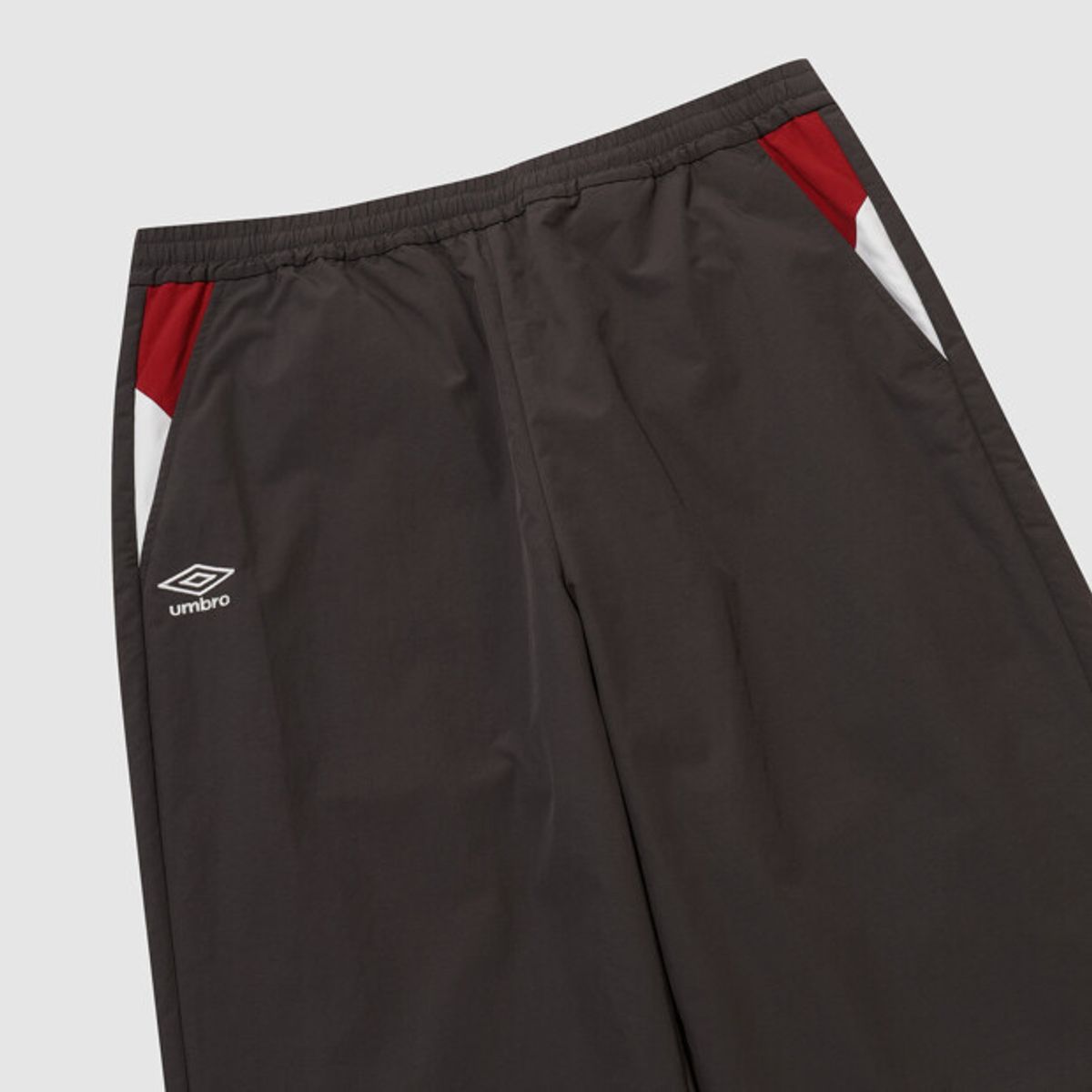 엄브로(UMBRO) 팝러쉬 조거 팬츠 차콜 UR323CPT98