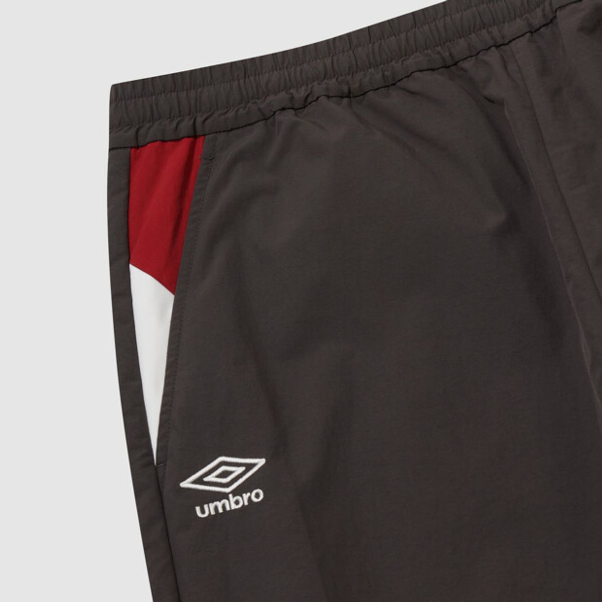 엄브로(UMBRO) 팝러쉬 조거 팬츠 차콜 UR323CPT98