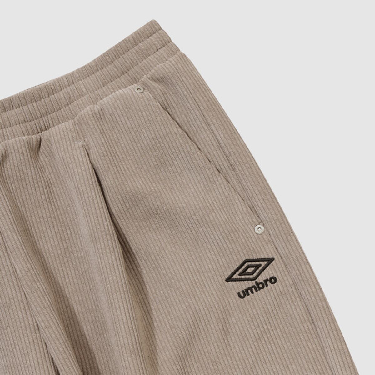 엄브로(UMBRO) 코듀로이 벌룬핏 팬츠 토프 UR423CPTO3