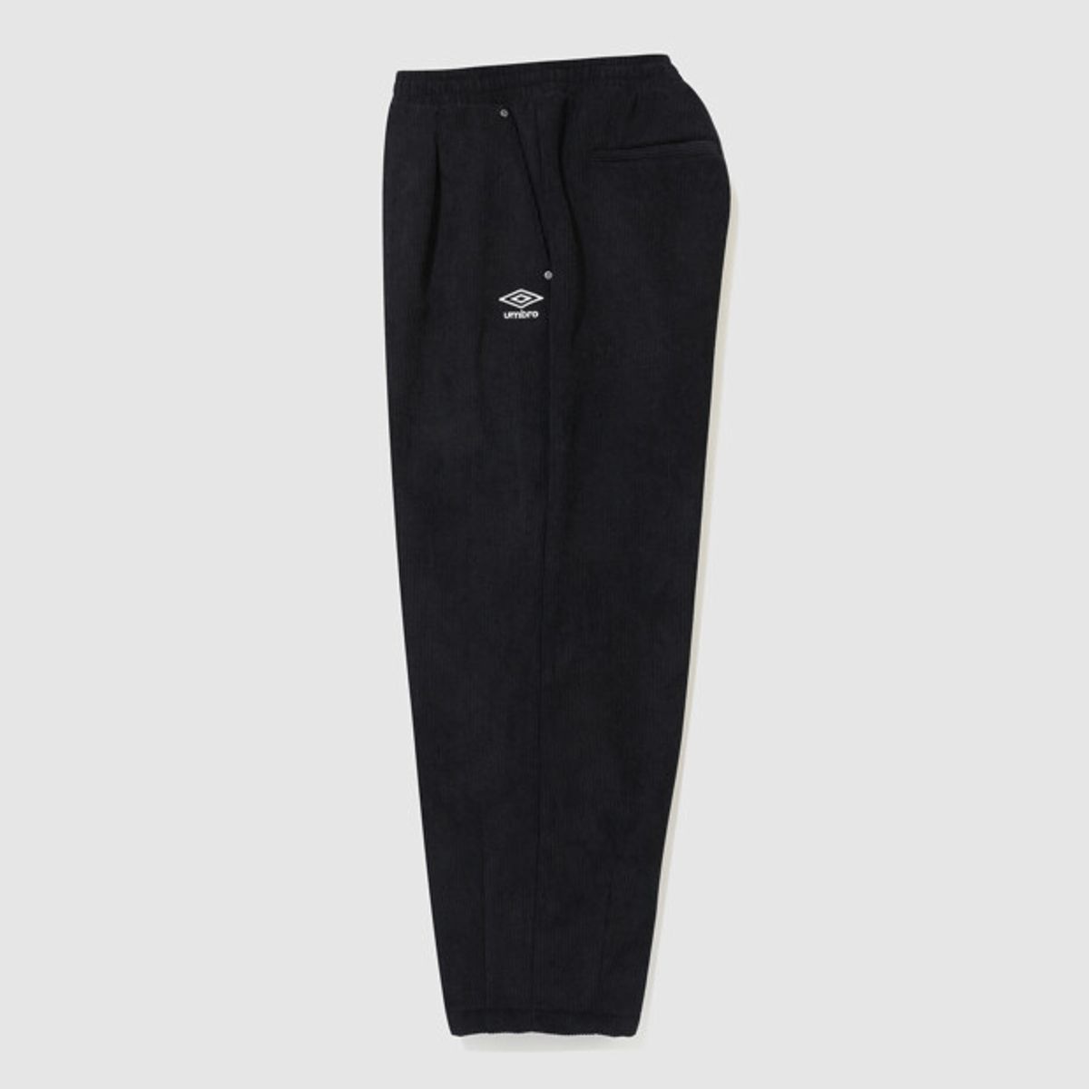 엄브로(UMBRO) 코듀로이 벌룬핏 팬츠 블랙 UR423CPTO3